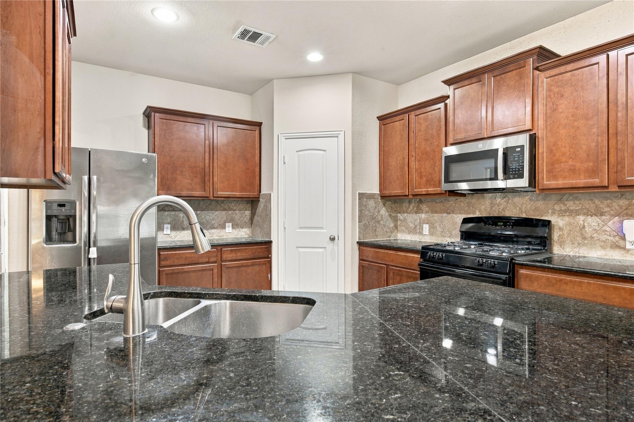 181 Fossilstone Trl Property Photo 22
