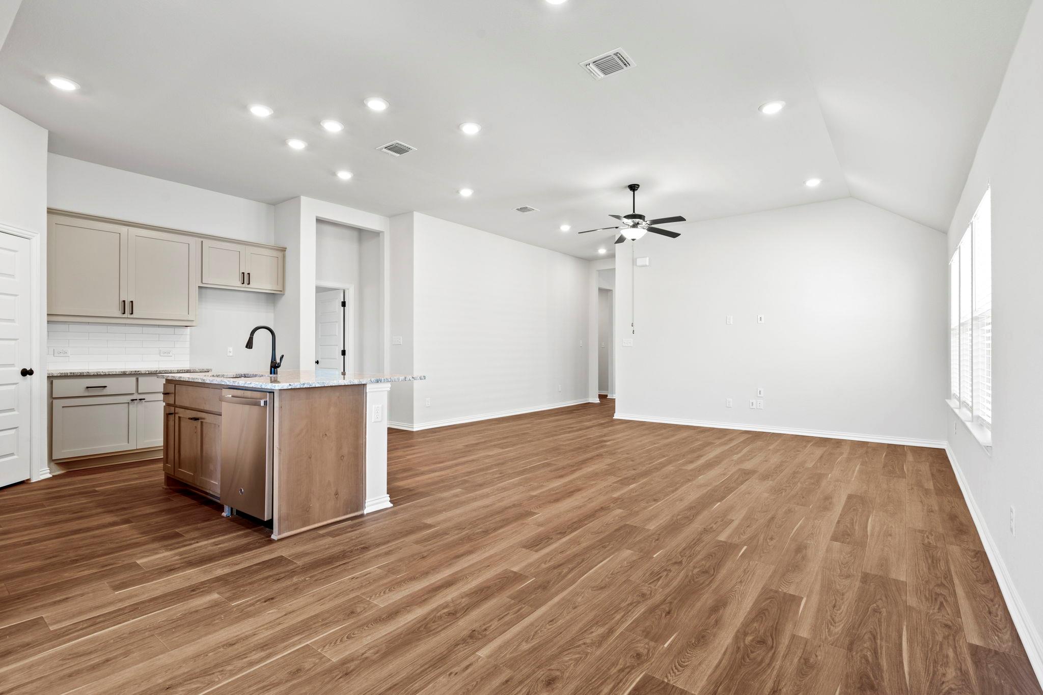 341 Fawn River Run Property Photo 6