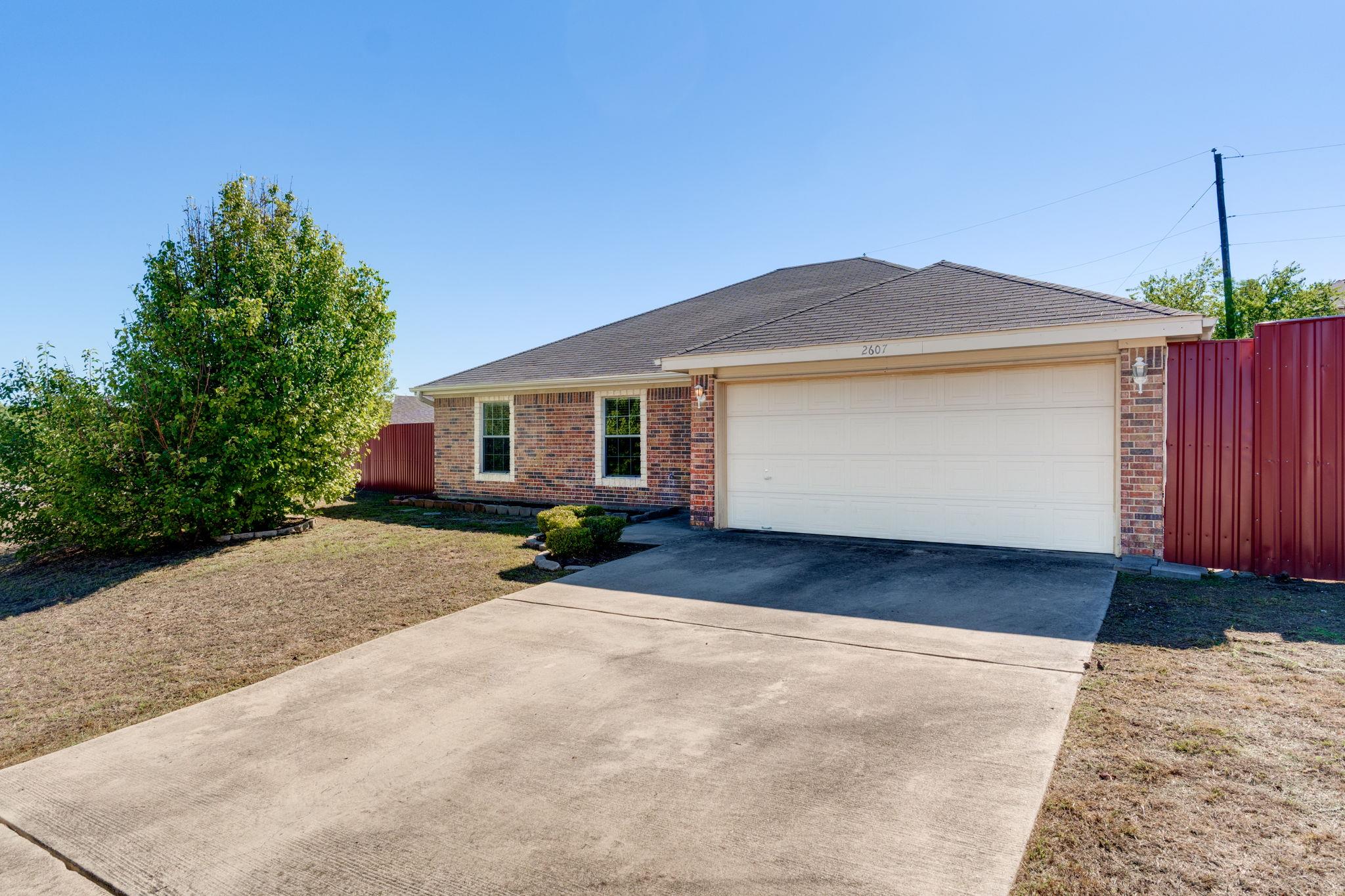 2607 Curtis Dr Property Photo 1
