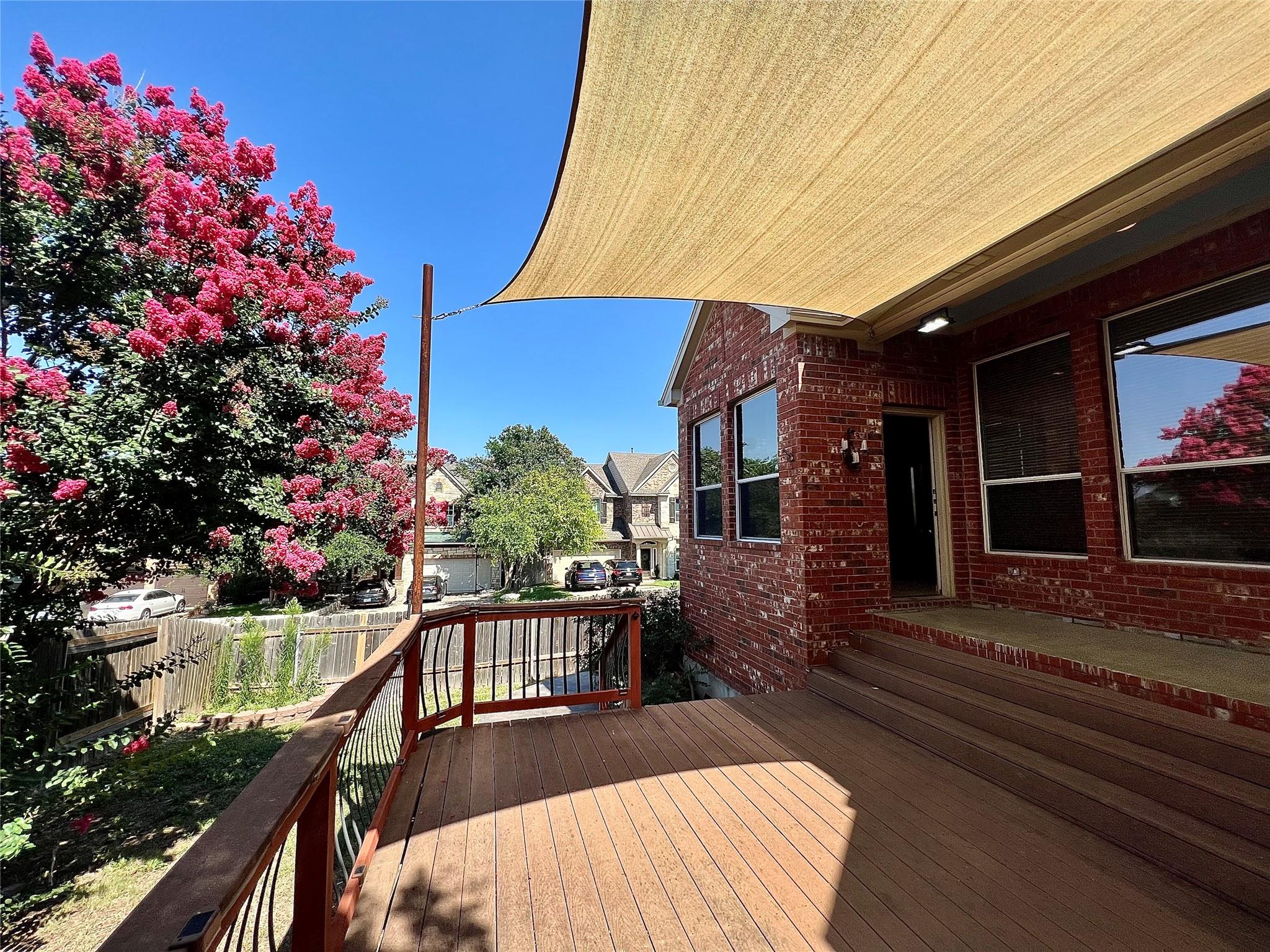 2201 Golden Gate Park Property Photo 5