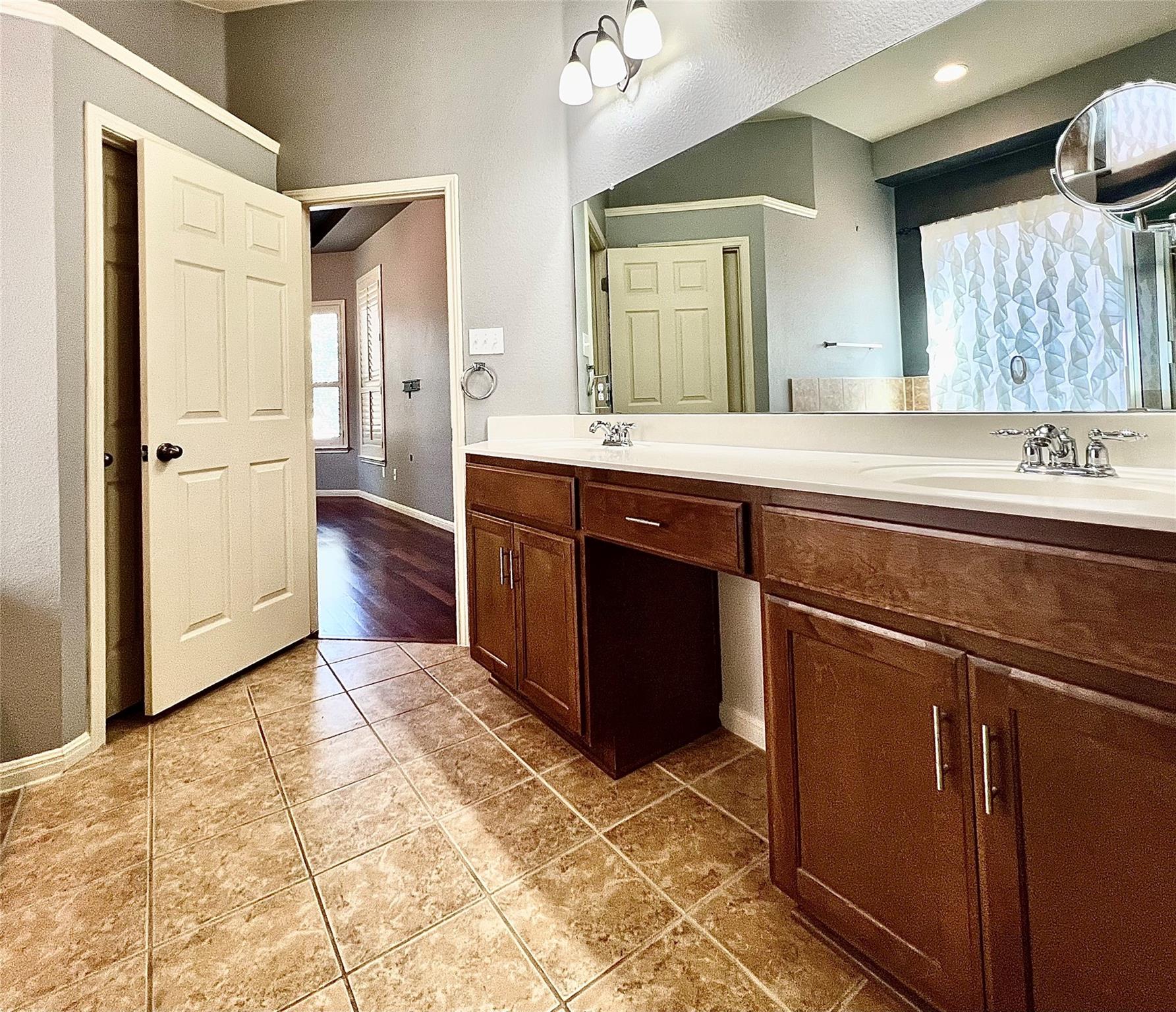 2201 Golden Gate Park Property Photo 9