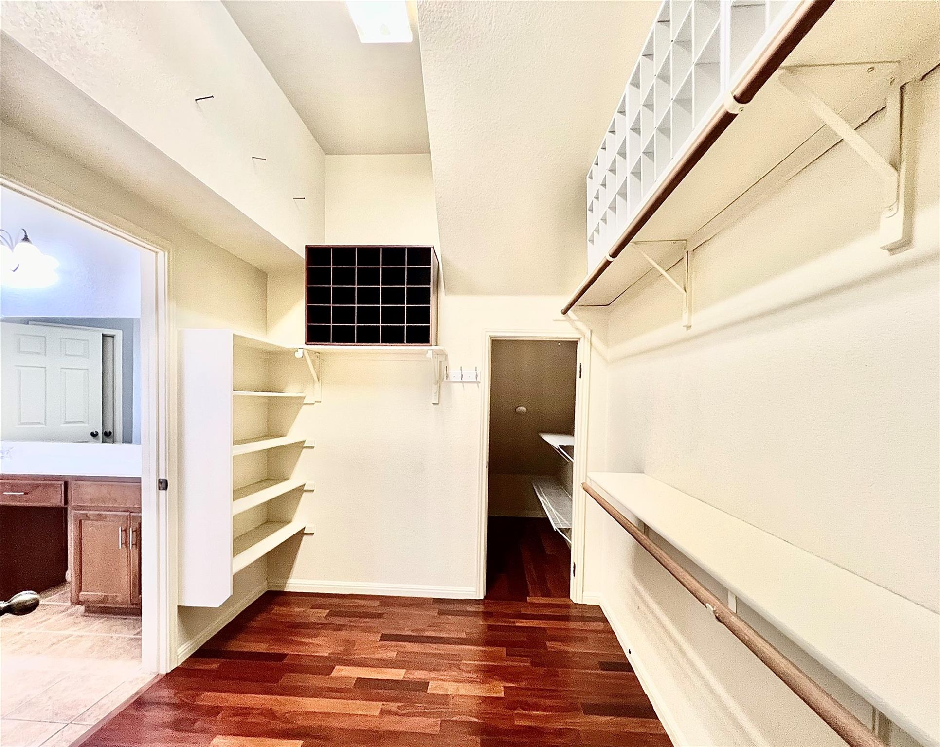 2201 Golden Gate Park Property Photo 10