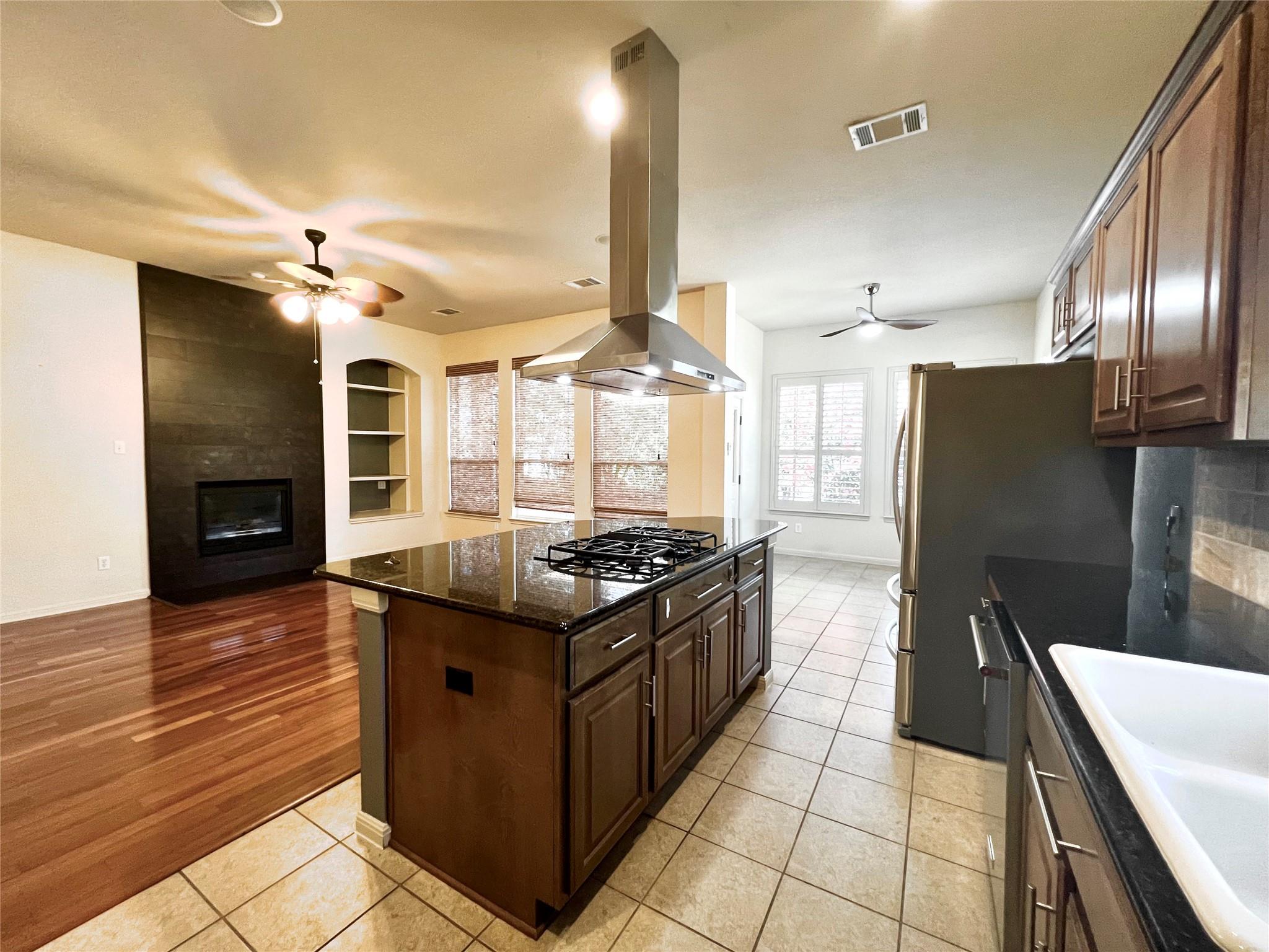 2201 Golden Gate Park Property Photo 16