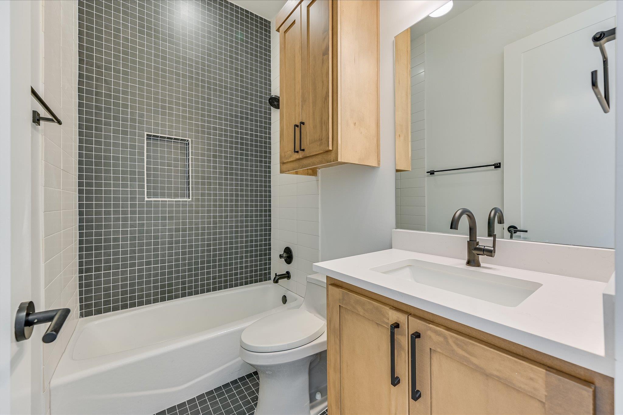 2401 Trailside Dr #b Property Photo 29