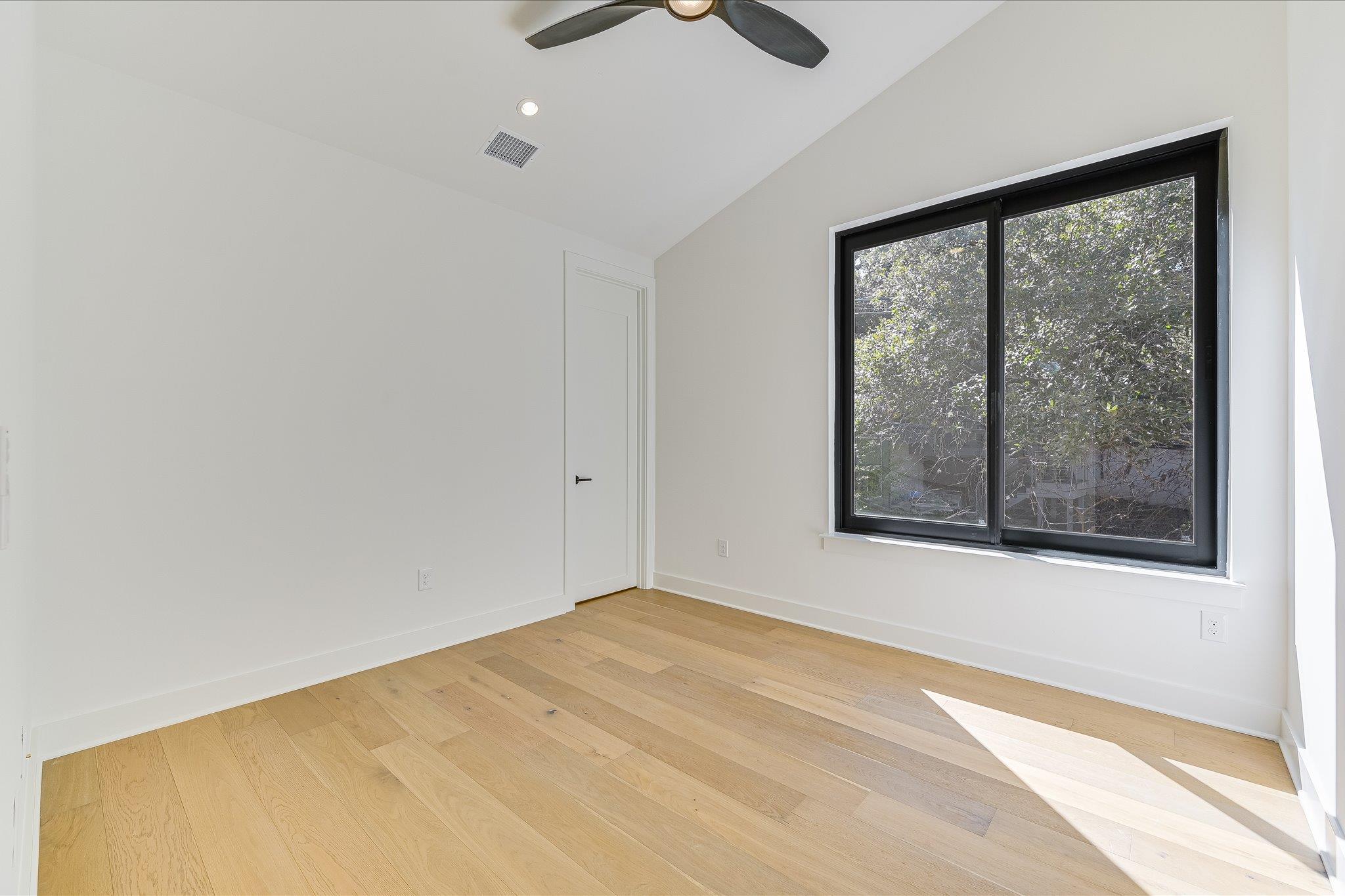 2401 Trailside Dr #b Property Photo 30