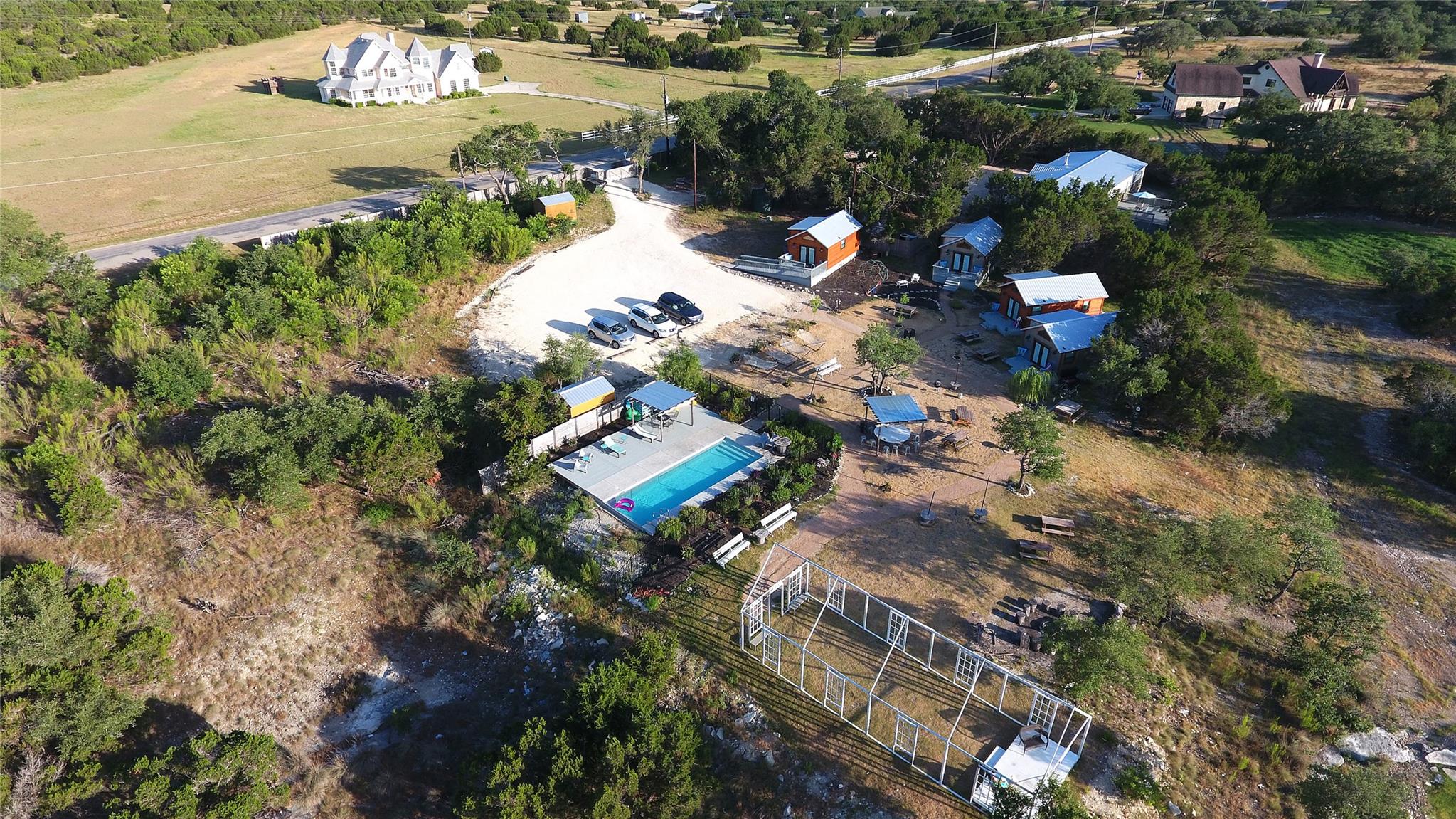 806 Bell Springs Rd Property Photo 2
