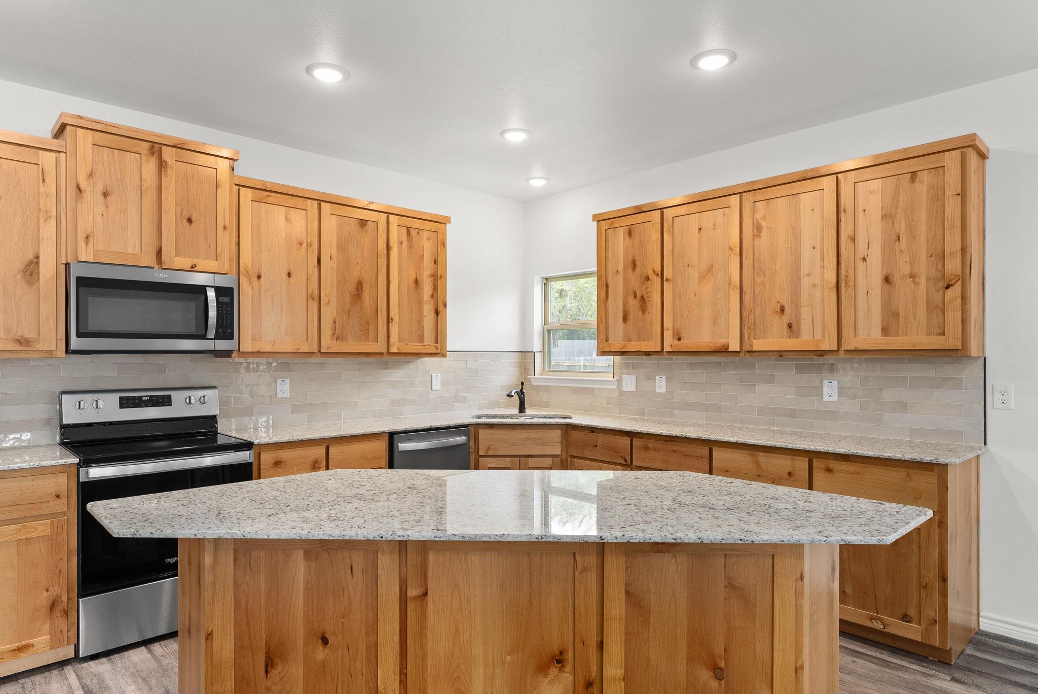 828 Elijah Ln Property Photo 10