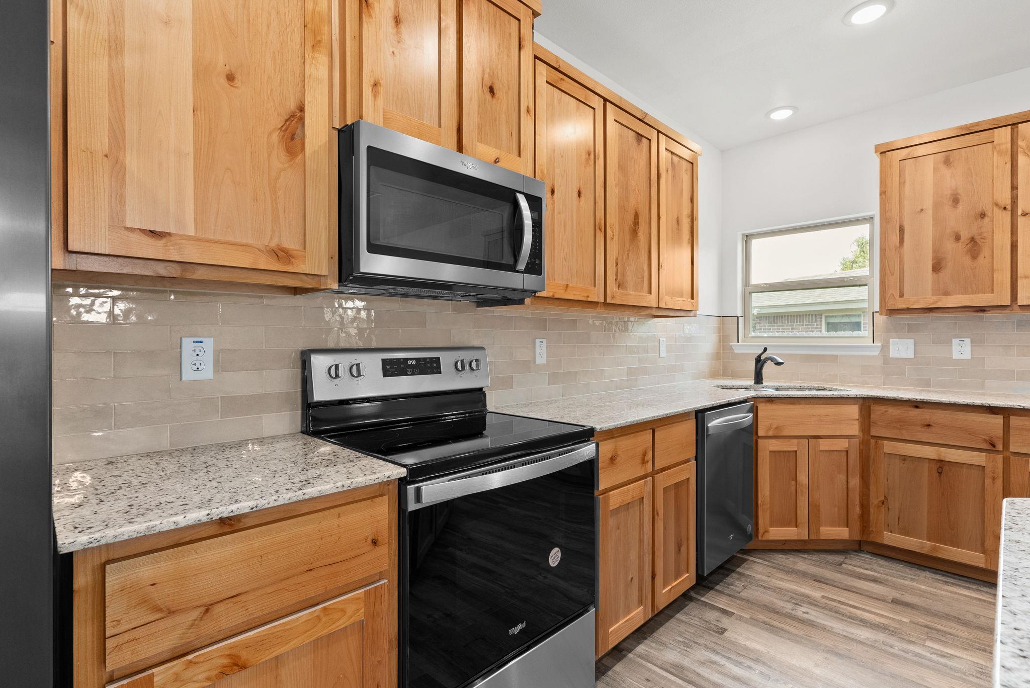 828 Elijah Ln Property Photo 11