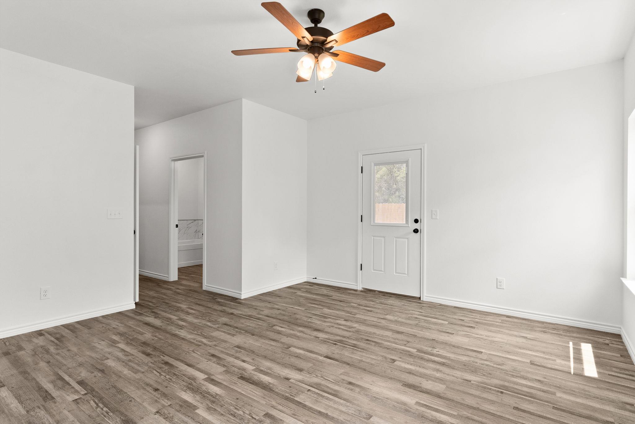 828 Elijah Ln Property Photo 13