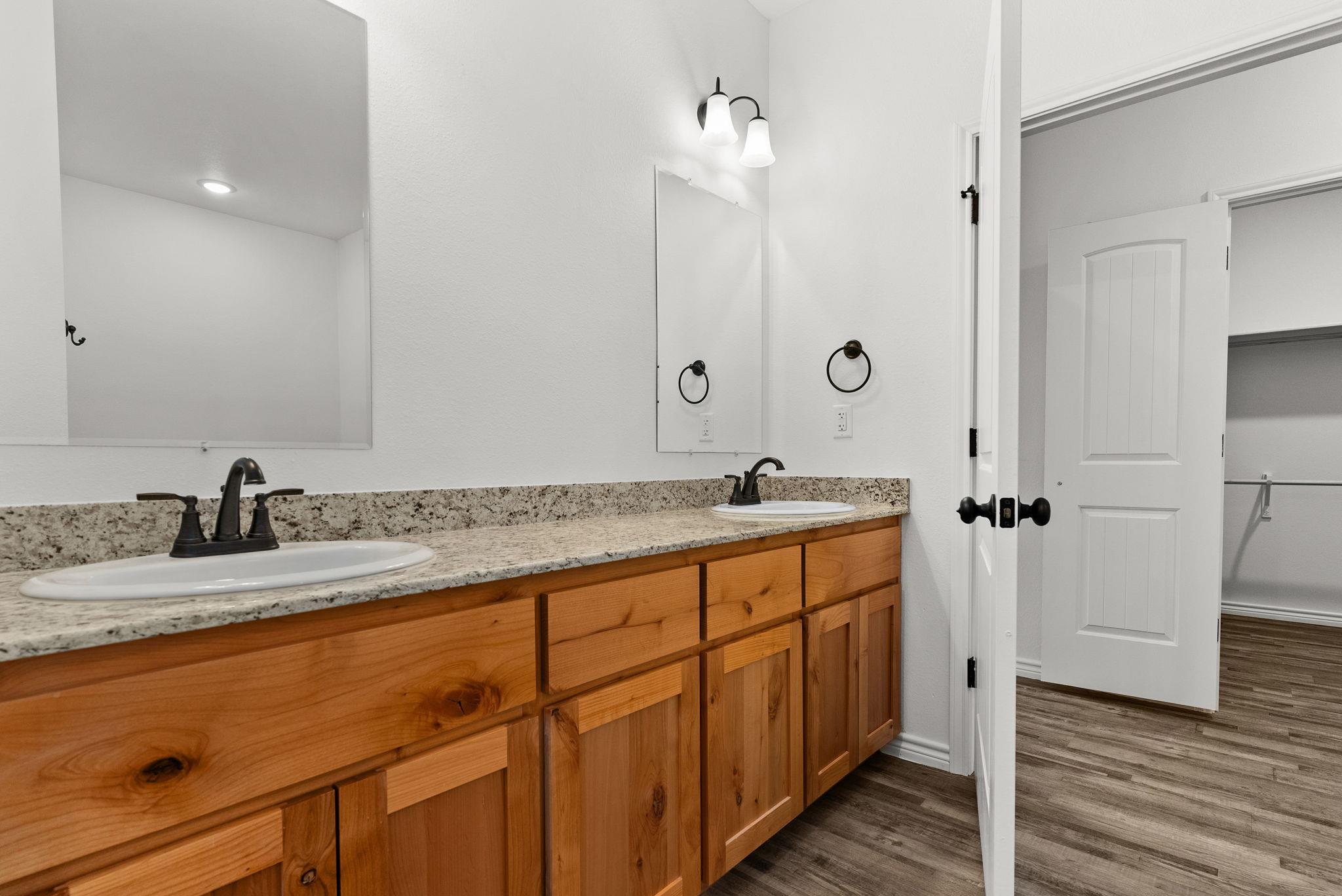 828 Elijah Ln Property Photo 17