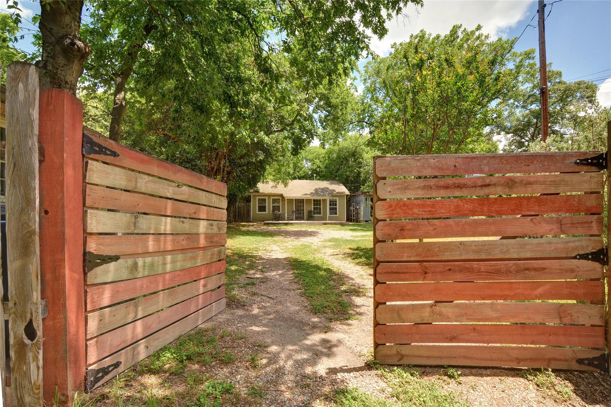 506 W Saint Johns Ave Property Photo