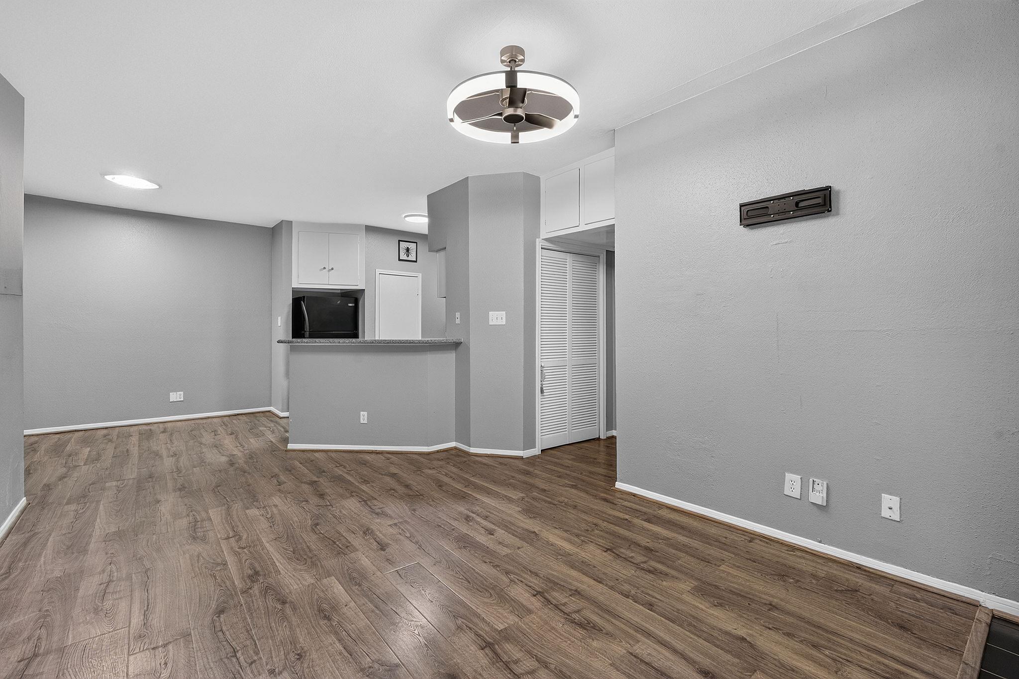 2450 Wickersham Ln #704 Property Photo 4