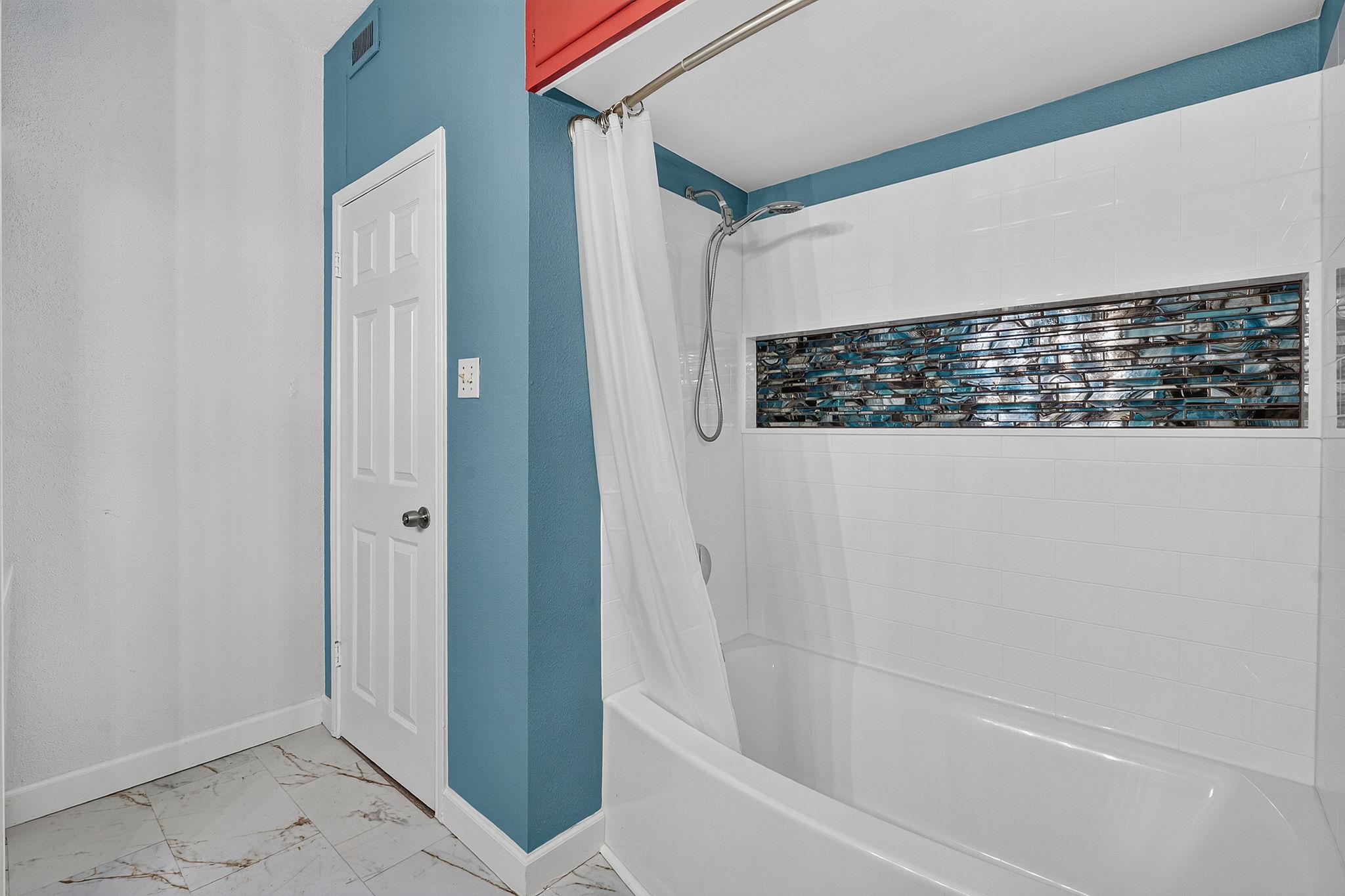 2450 Wickersham Ln #704 Property Photo 16