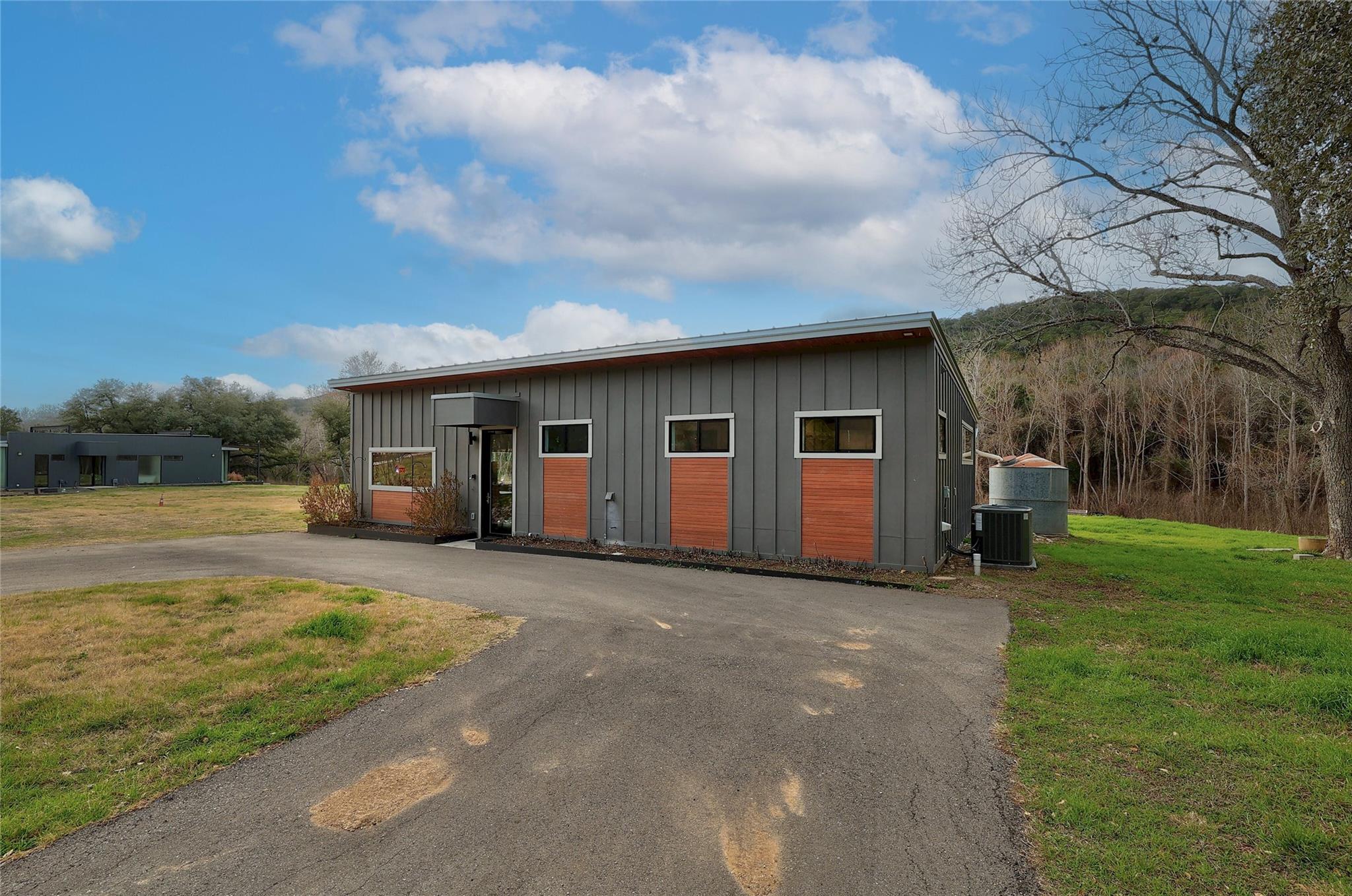 7001 Rr 2222 Rd Property Photo 1