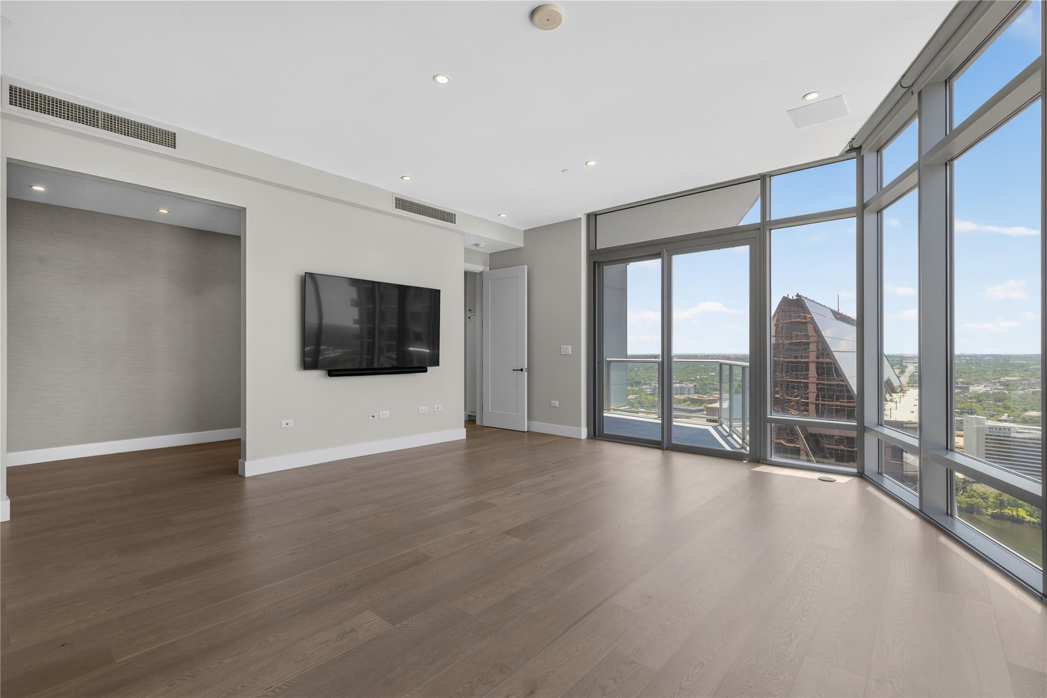 200 Congress Ave #28sw Property Photo 19