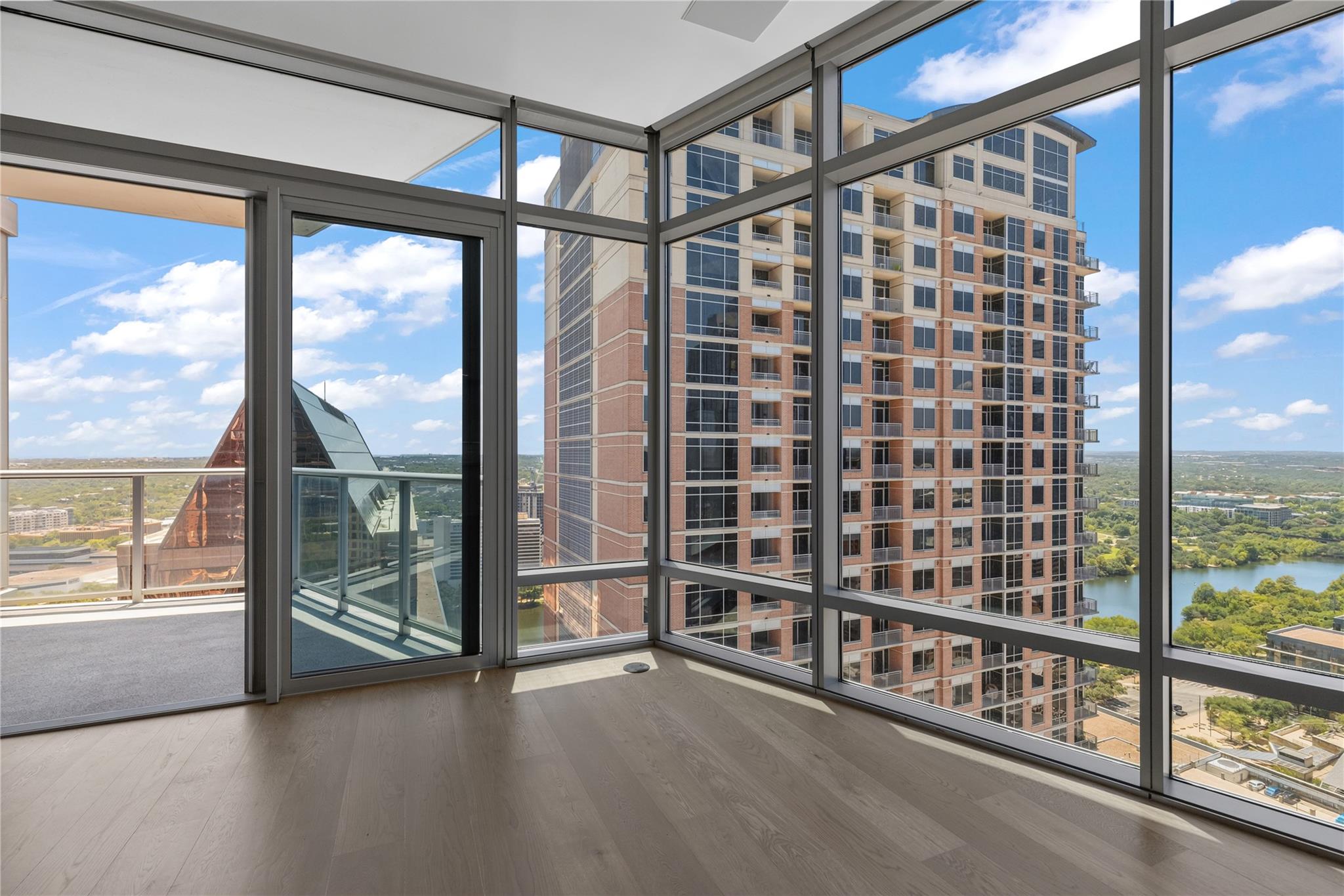 200 Congress Ave #28sw Property Photo 34