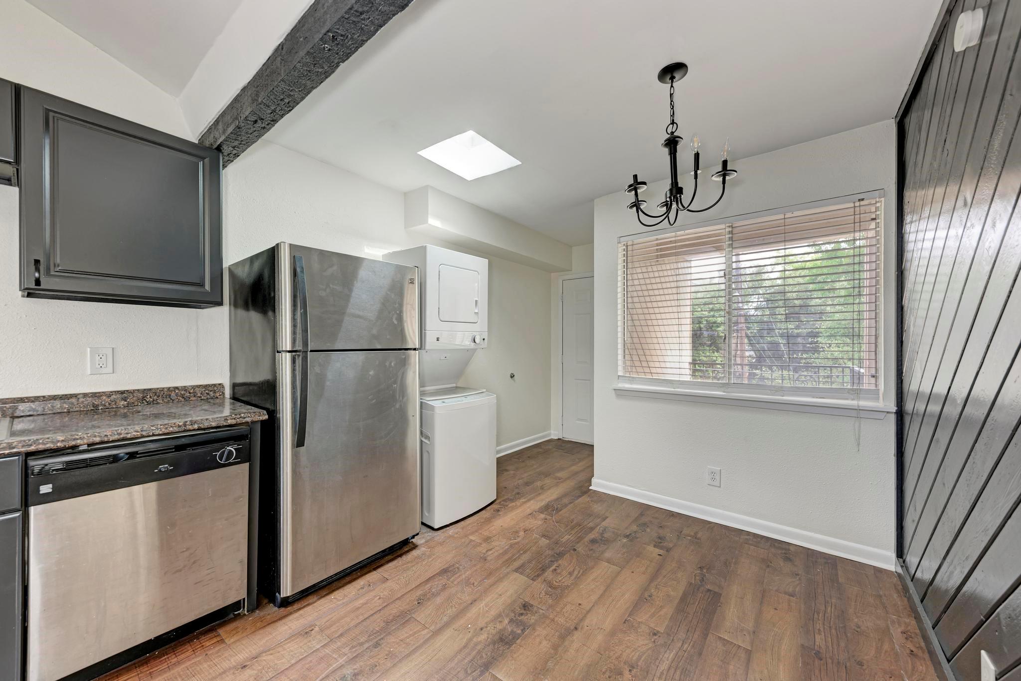 1010 W 23rd St #2 Property Photo 6