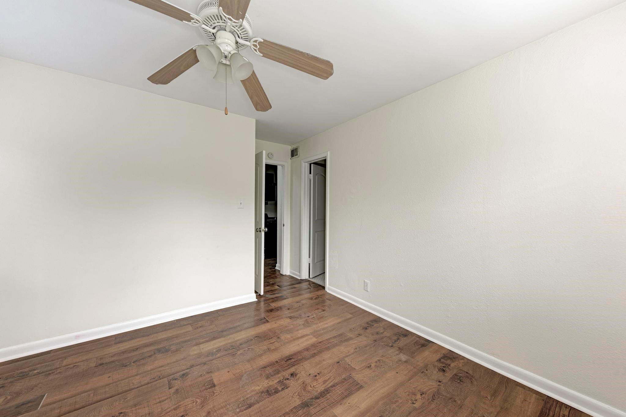 1010 W 23rd St #2 Property Photo 16
