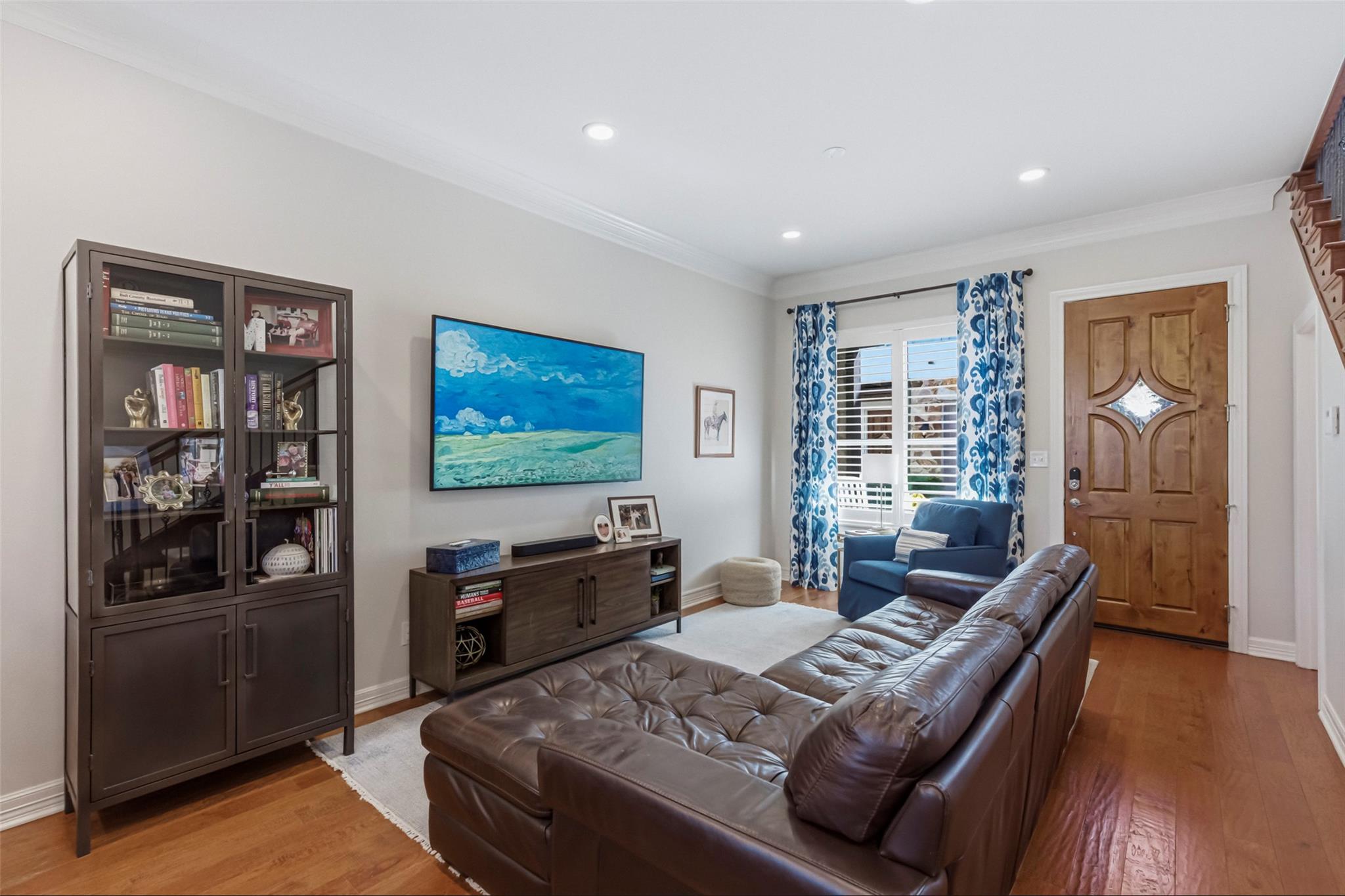 1621 Enfield Rd #e Property Photo 8