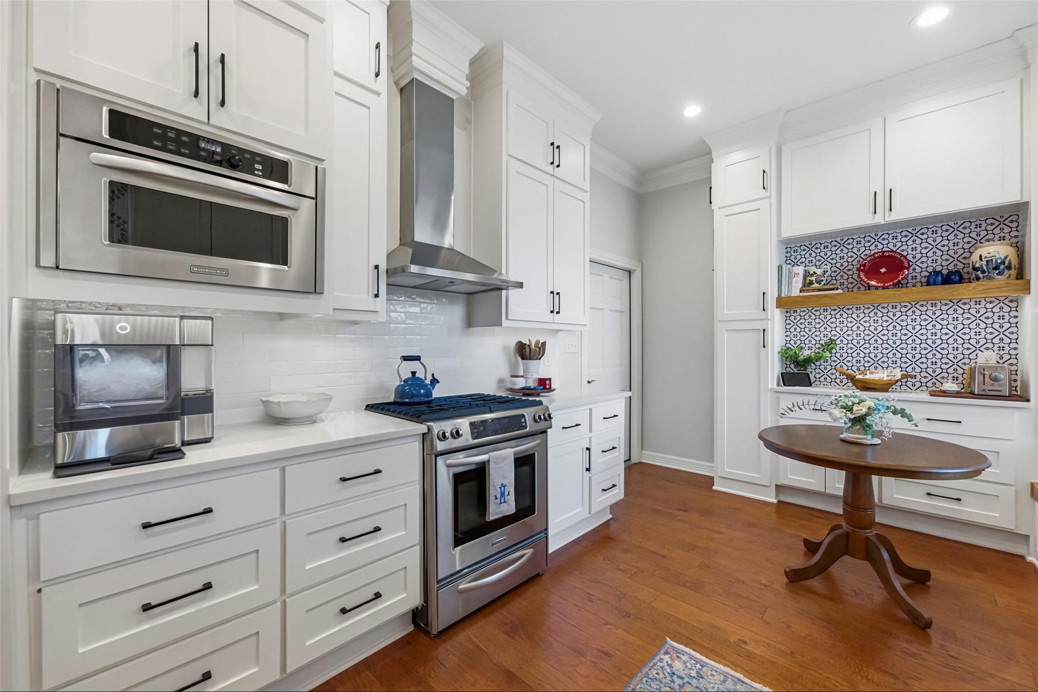 1621 Enfield Rd #e Property Photo 13