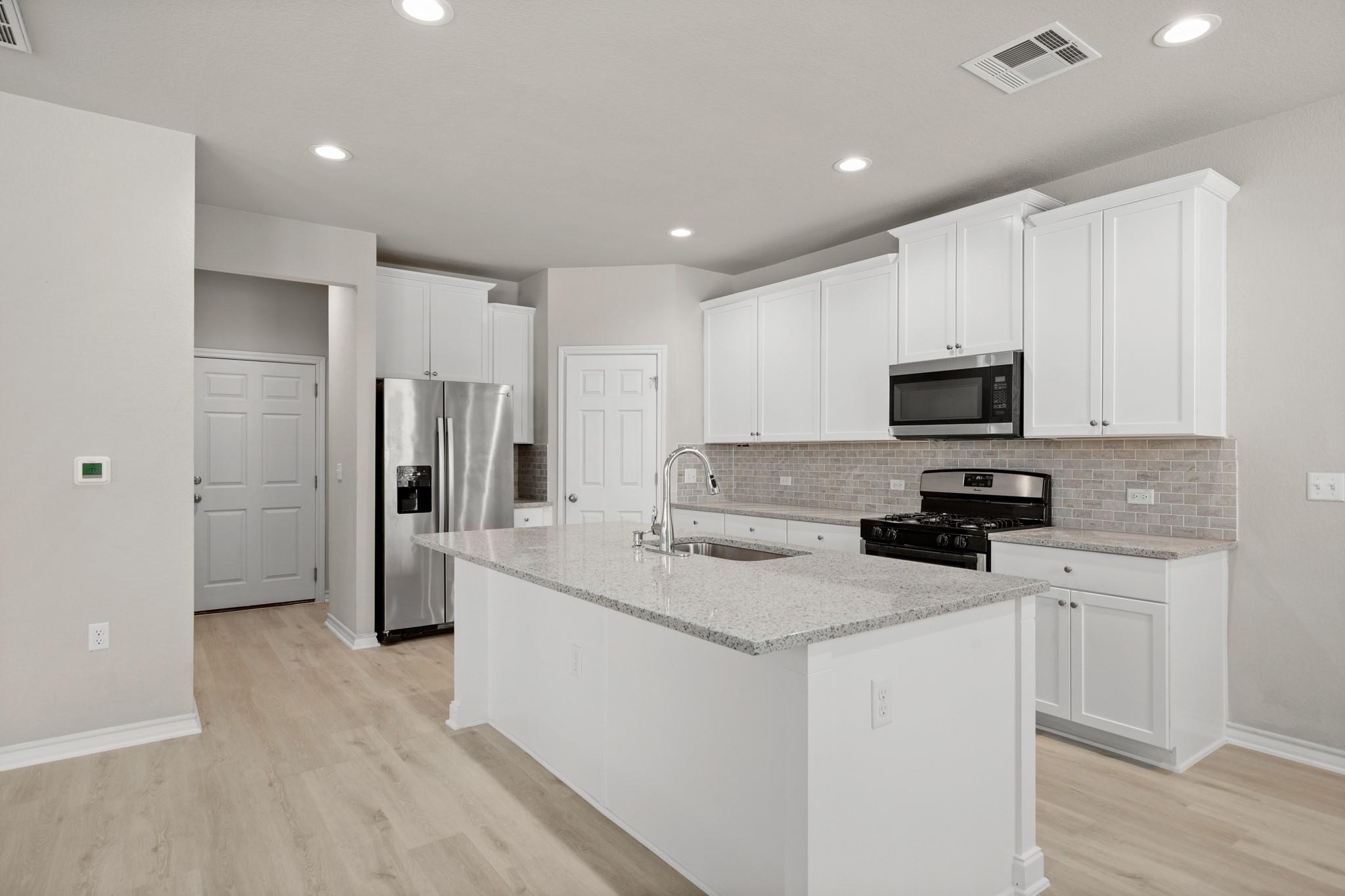 11804 Clayton Creek Ave Property Photo 6