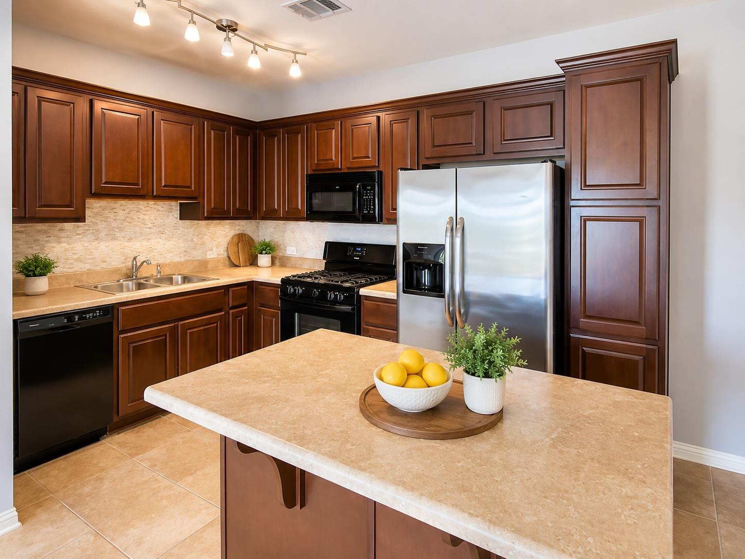 4417 Mattie St #d Property Photo 5