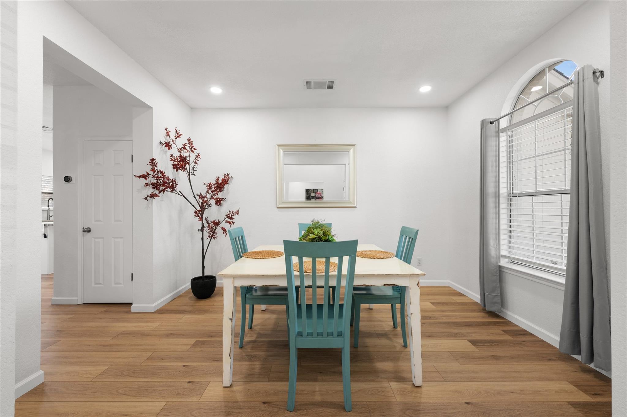1307 Pigeon View St Property Photo 6