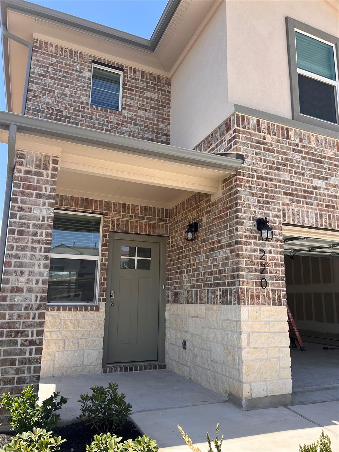 220 Saide St Property Photo 1