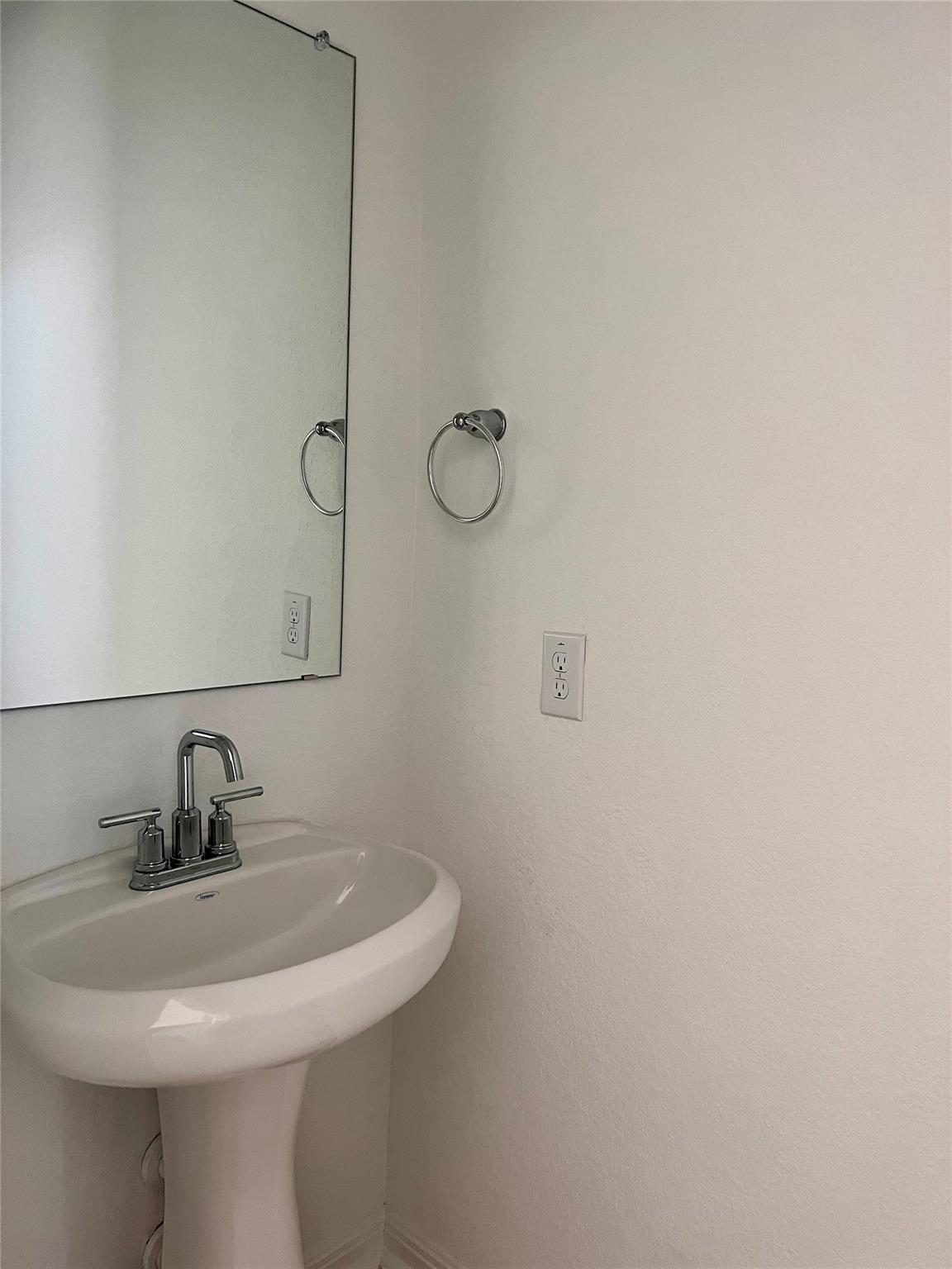 220 Saide St Property Photo 22