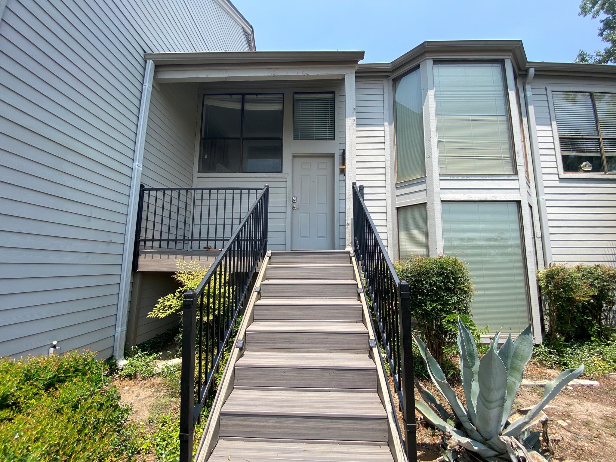 193 WORLD OF TENNIS Sq Property Photo 1