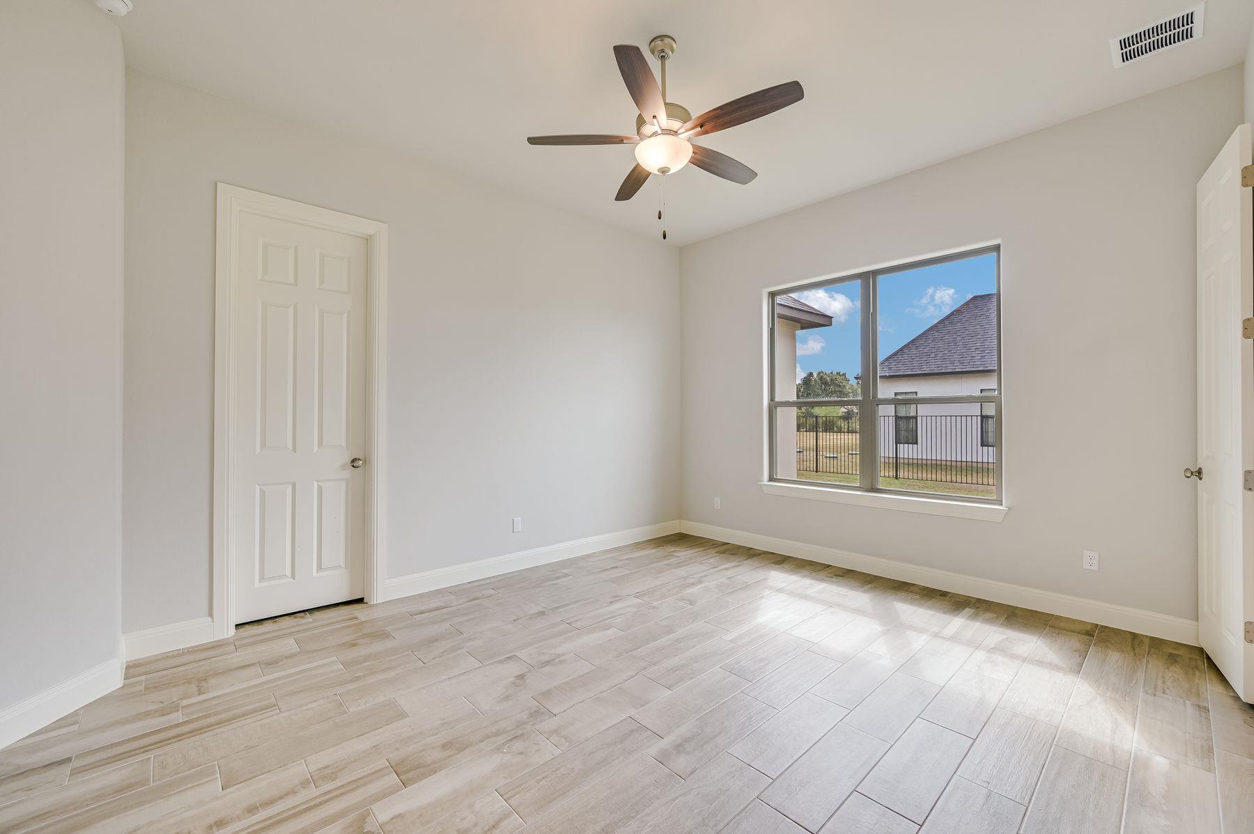 227 Dally Ct Property Photo 23