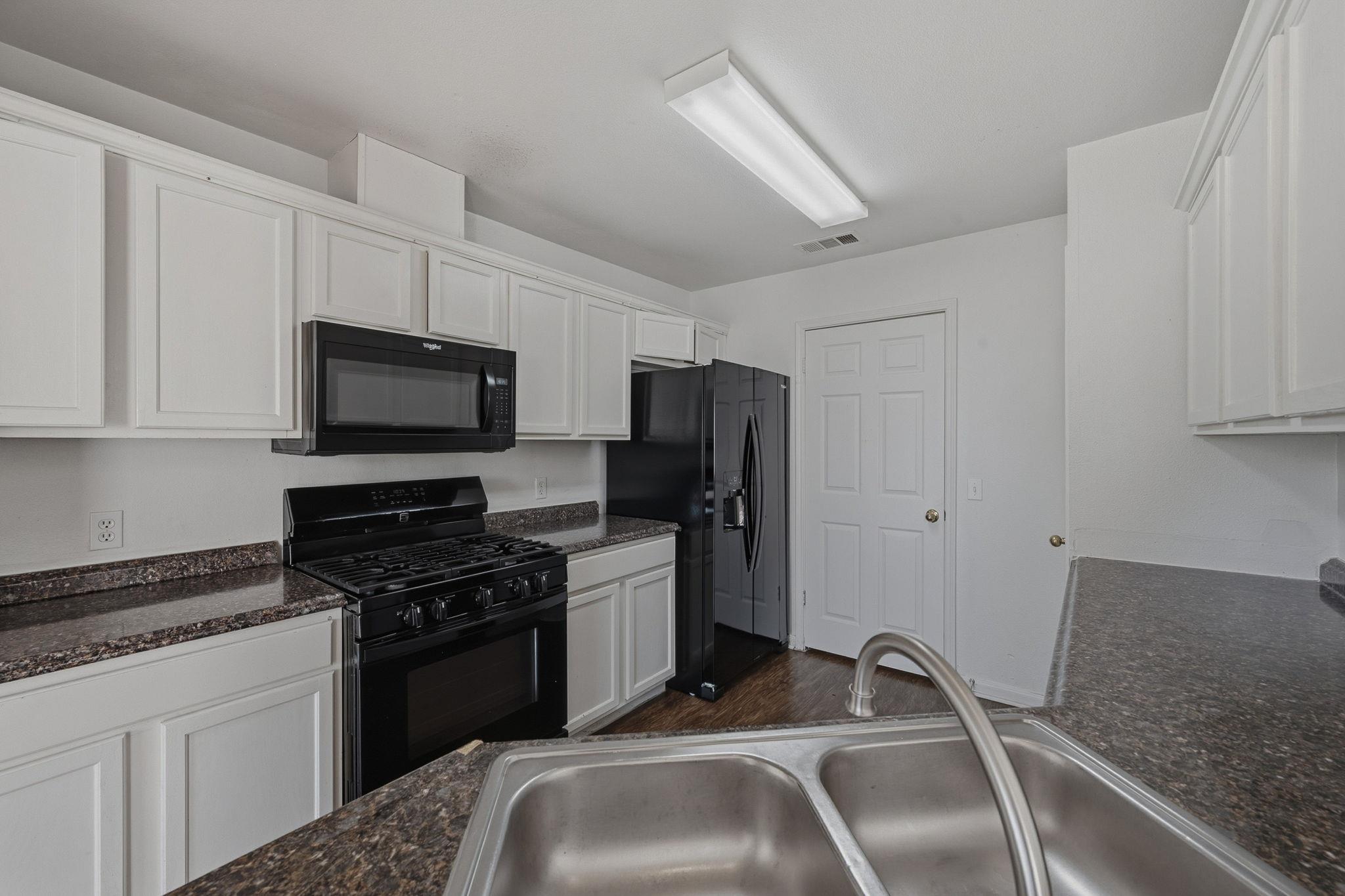 5237 Coppermead Ln Property Photo 4