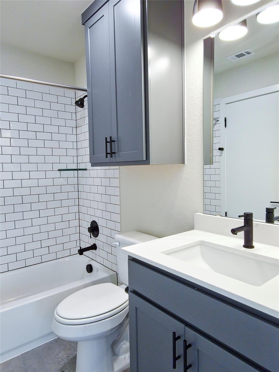 225 John Webster St Property Photo 28