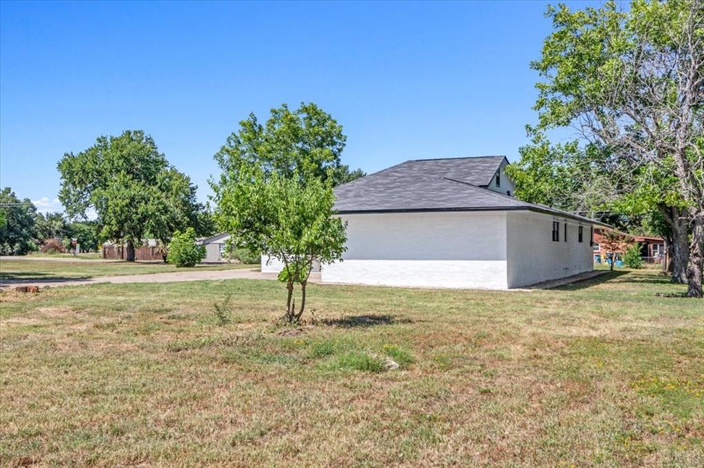 703 Penton Ln Property Photo 4