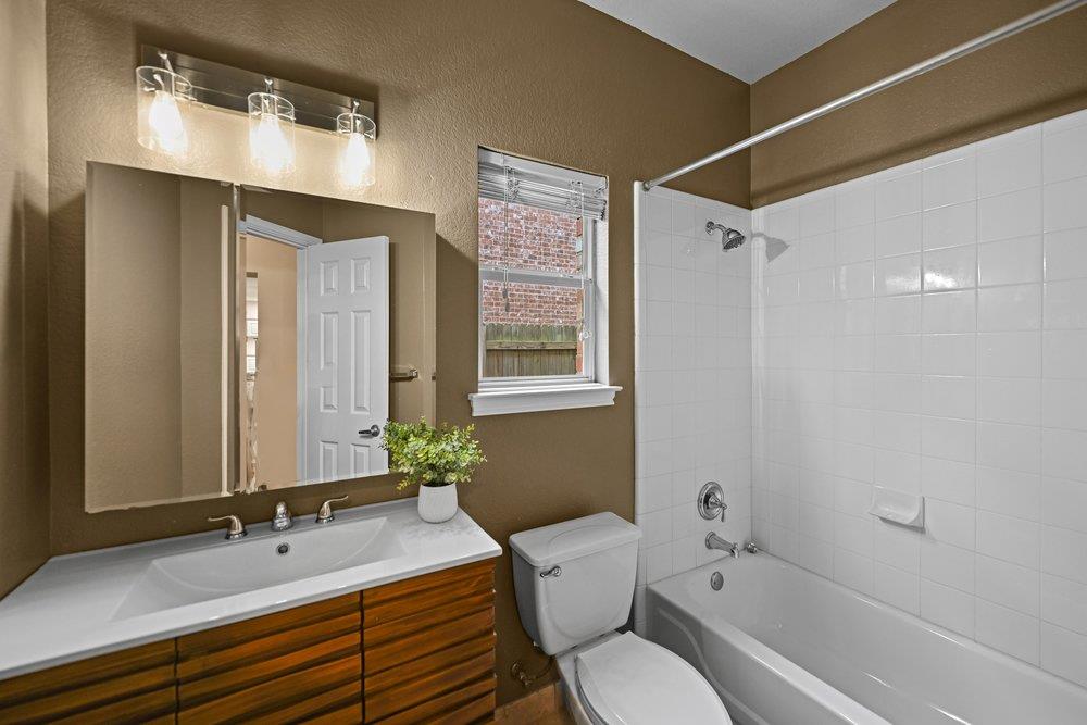 2823 Lantana Ridge Dr Property Photo 16