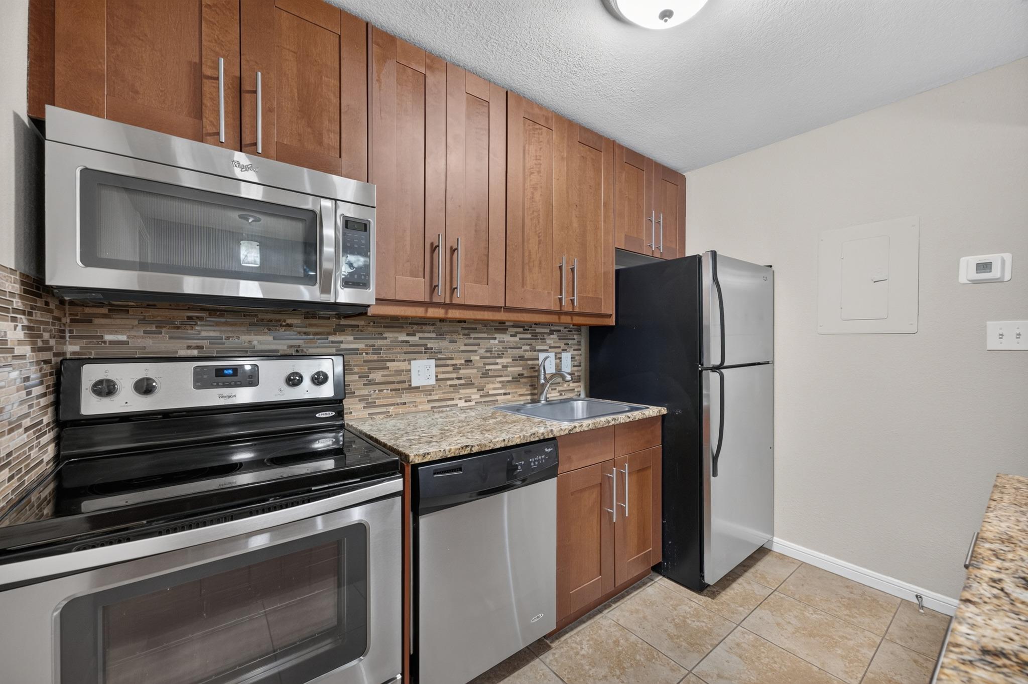 7685 Northcross Dr #1101 Property Photo 11