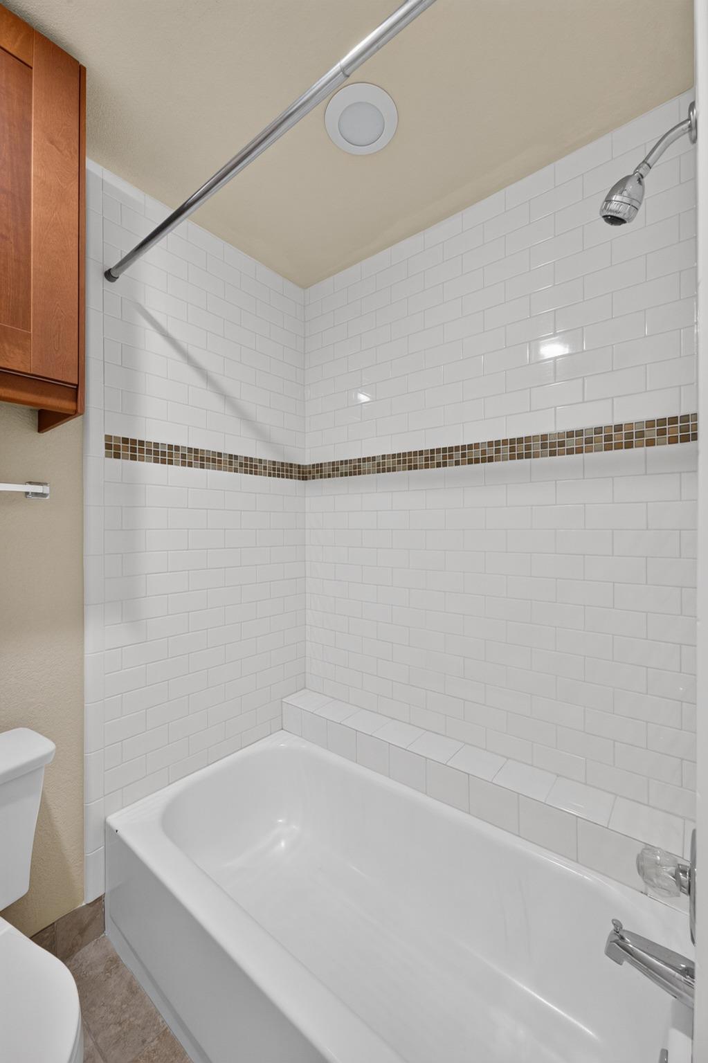 7685 Northcross Dr #1101 Property Photo 22