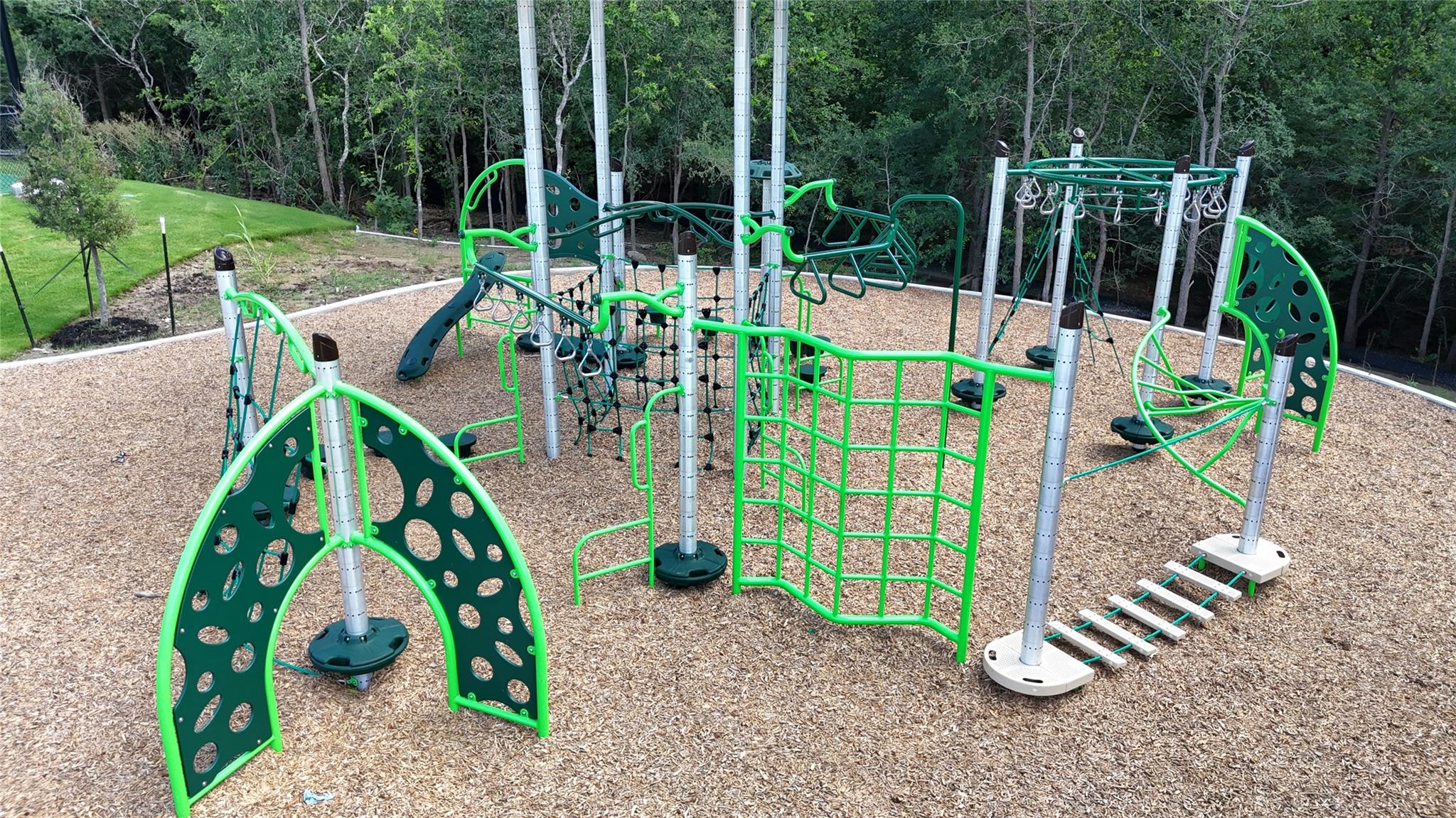 2713 Derwent Dr Property Photo 4