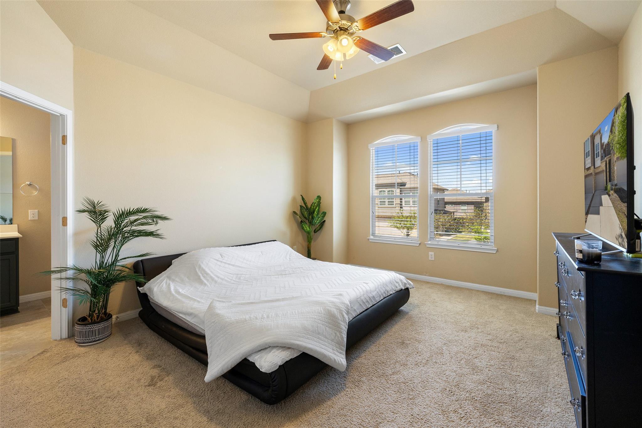 419 Epiphany Ln Property Photo 10