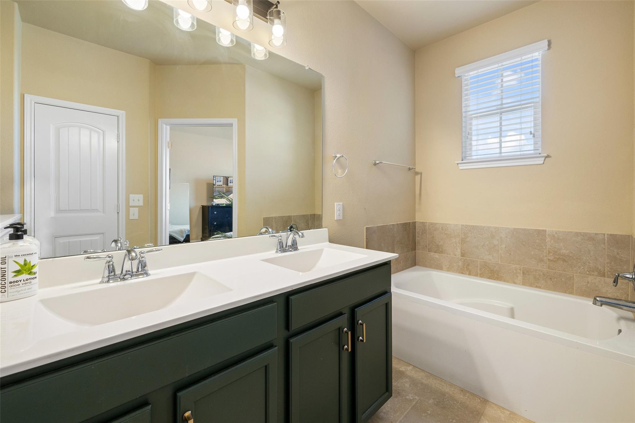 419 Epiphany Ln Property Photo 13