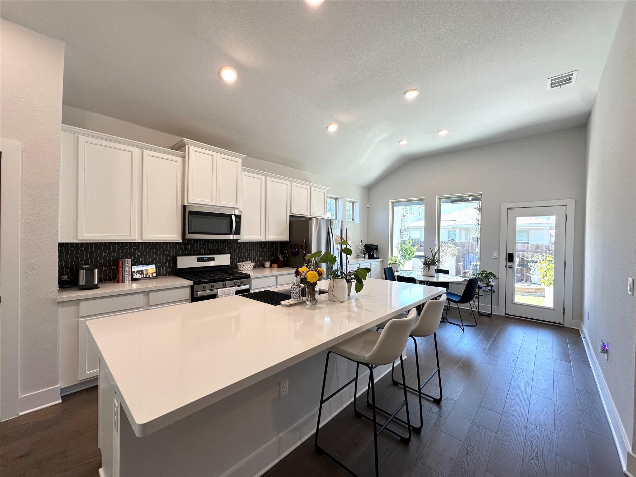 8511 Cumbrae Ln Property Photo 5