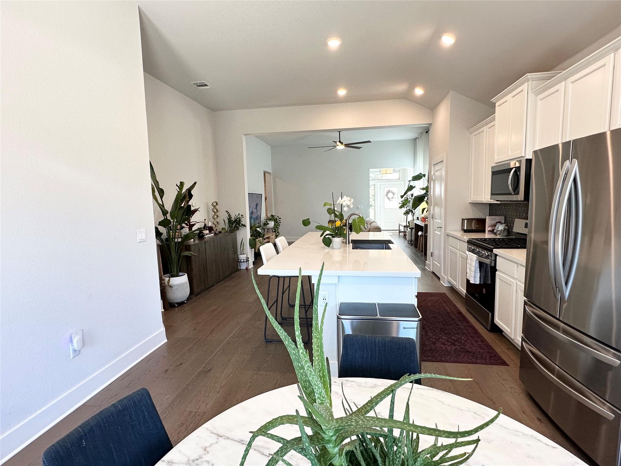 8511 Cumbrae Ln Property Photo 6