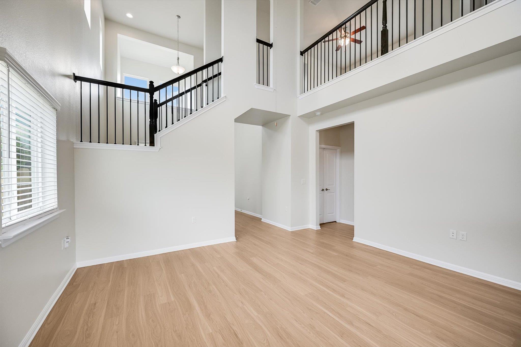 16309 Fetching Ave Property Photo 5