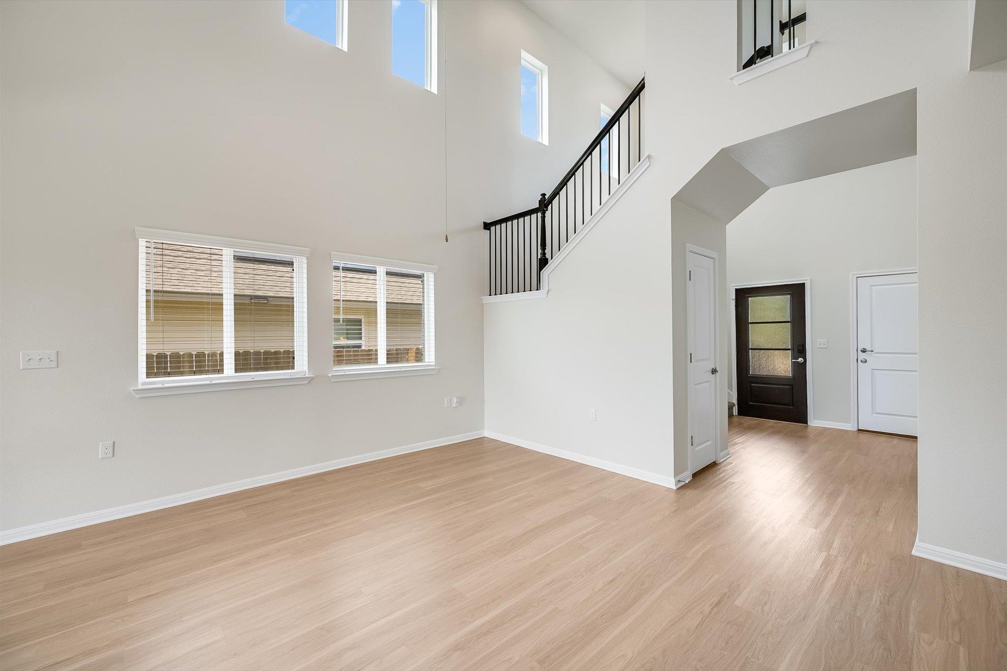 16309 Fetching Ave Property Photo 6