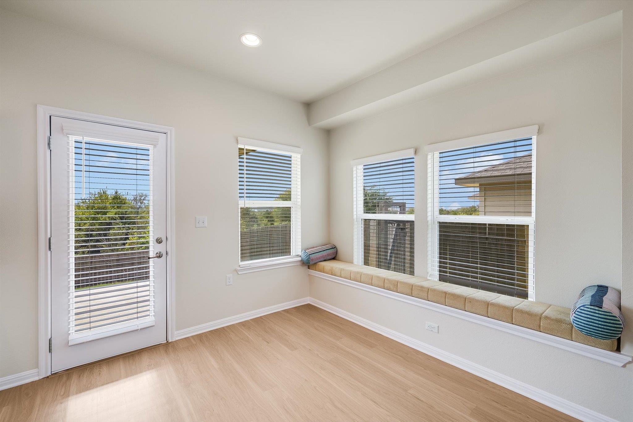 16309 Fetching Ave Property Photo 7