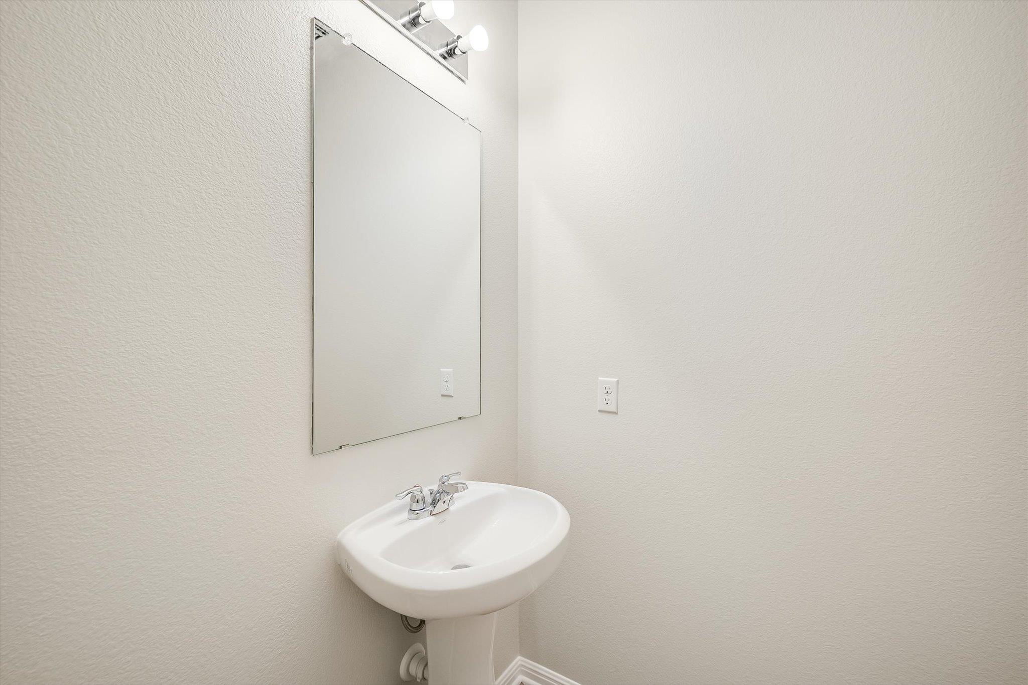 16309 Fetching Ave Property Photo 10
