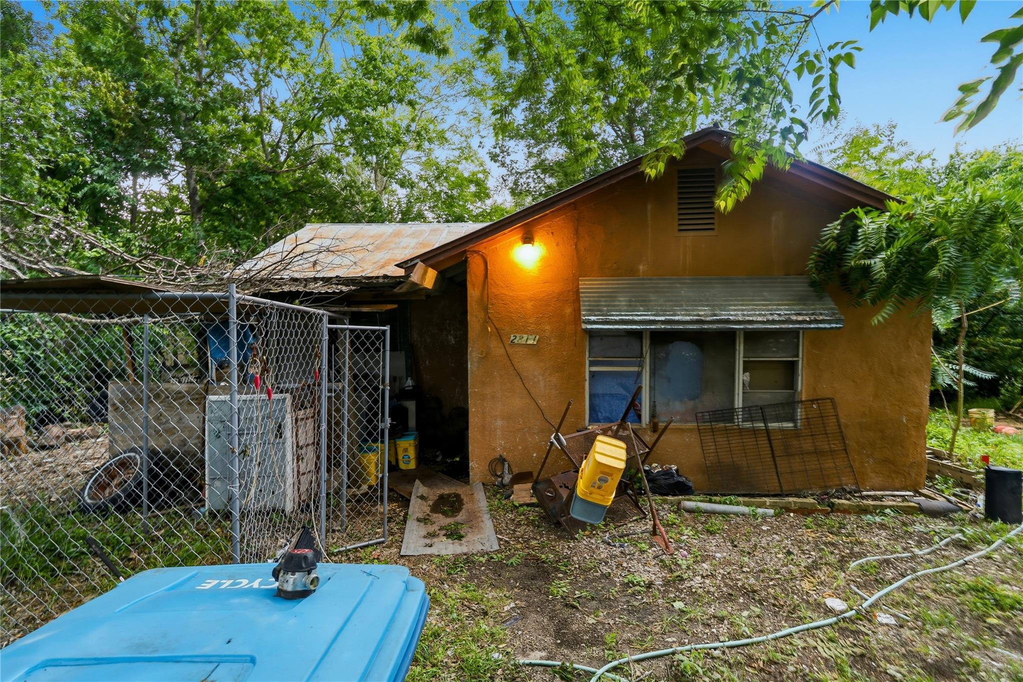 2811 Locust St Property Photo 1