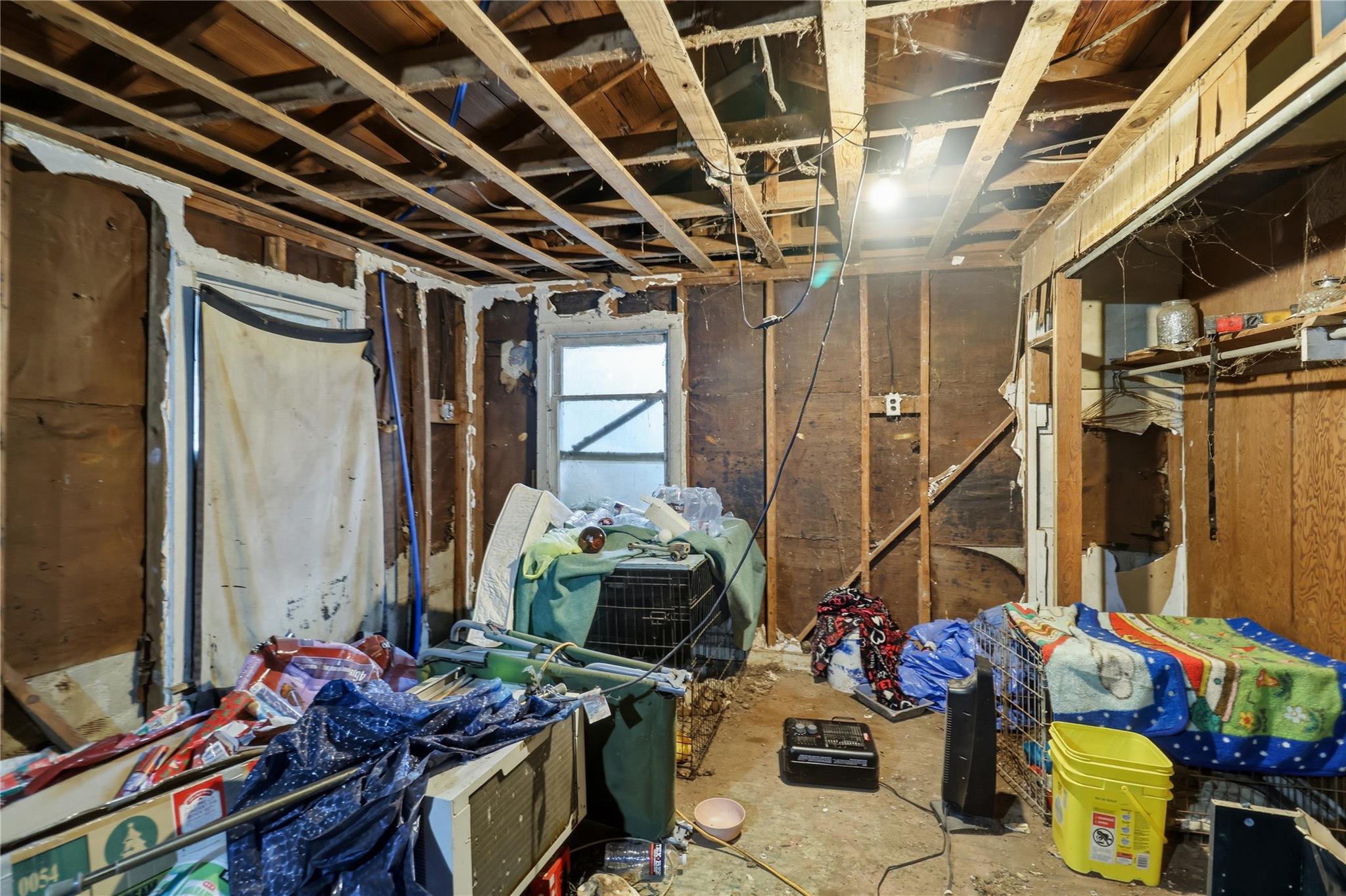 2811 Locust St Property Photo 9