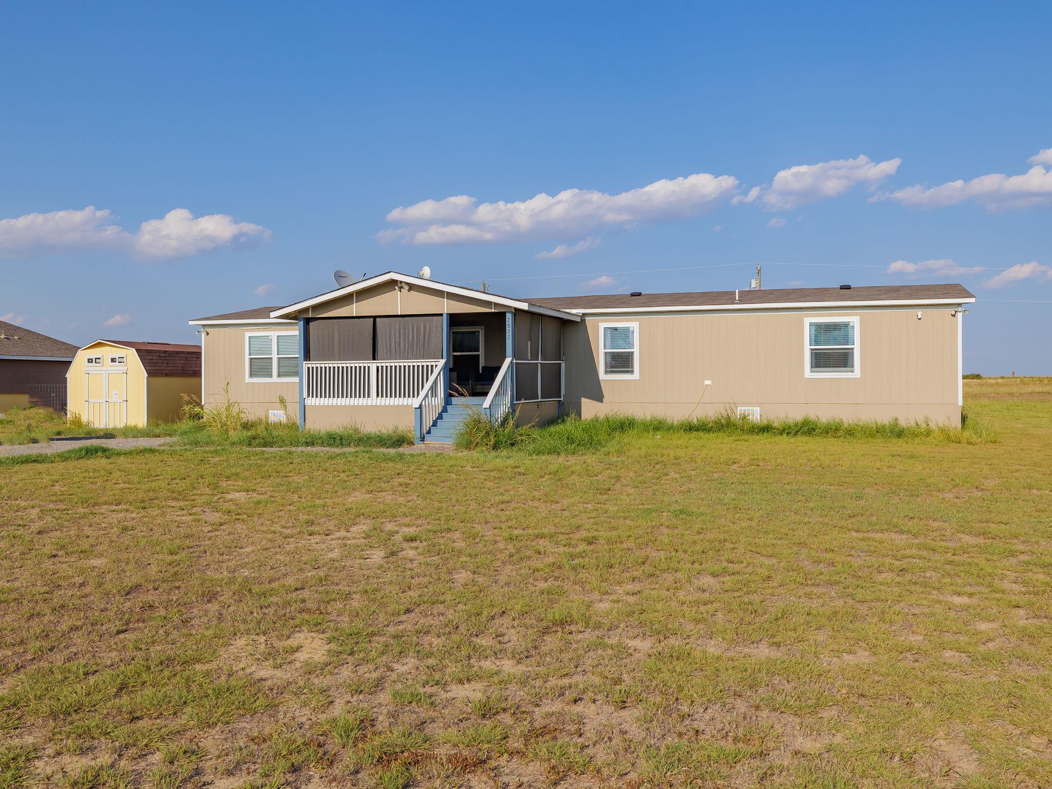 2877 County Road 463 Rd Property Photo 2