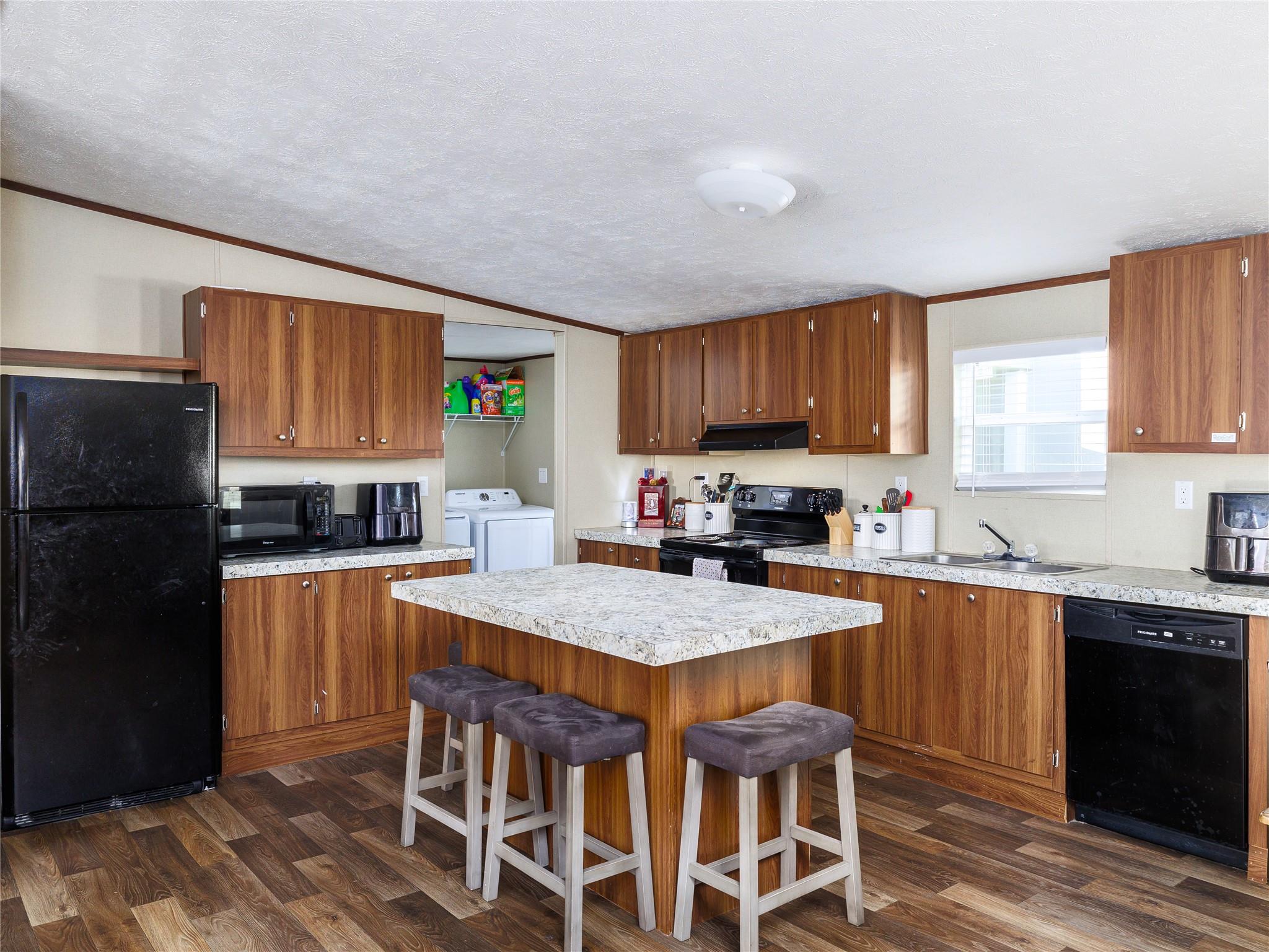 2877 County Road 463 Rd Property Photo 4